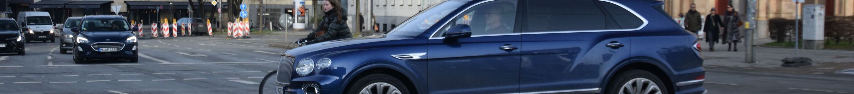 Bentley Bentayga Azure EWB