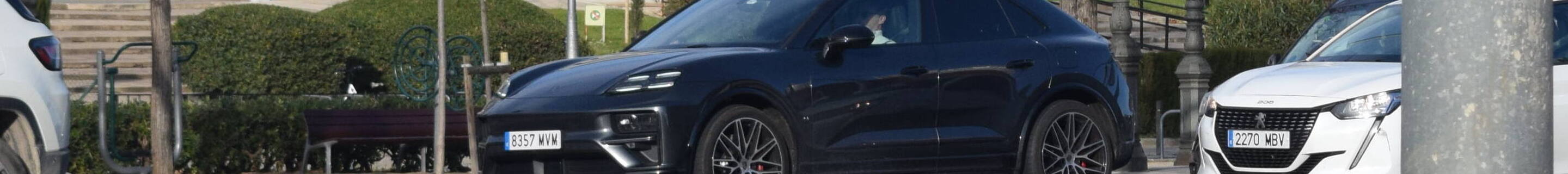 Porsche Macan EV Turbo