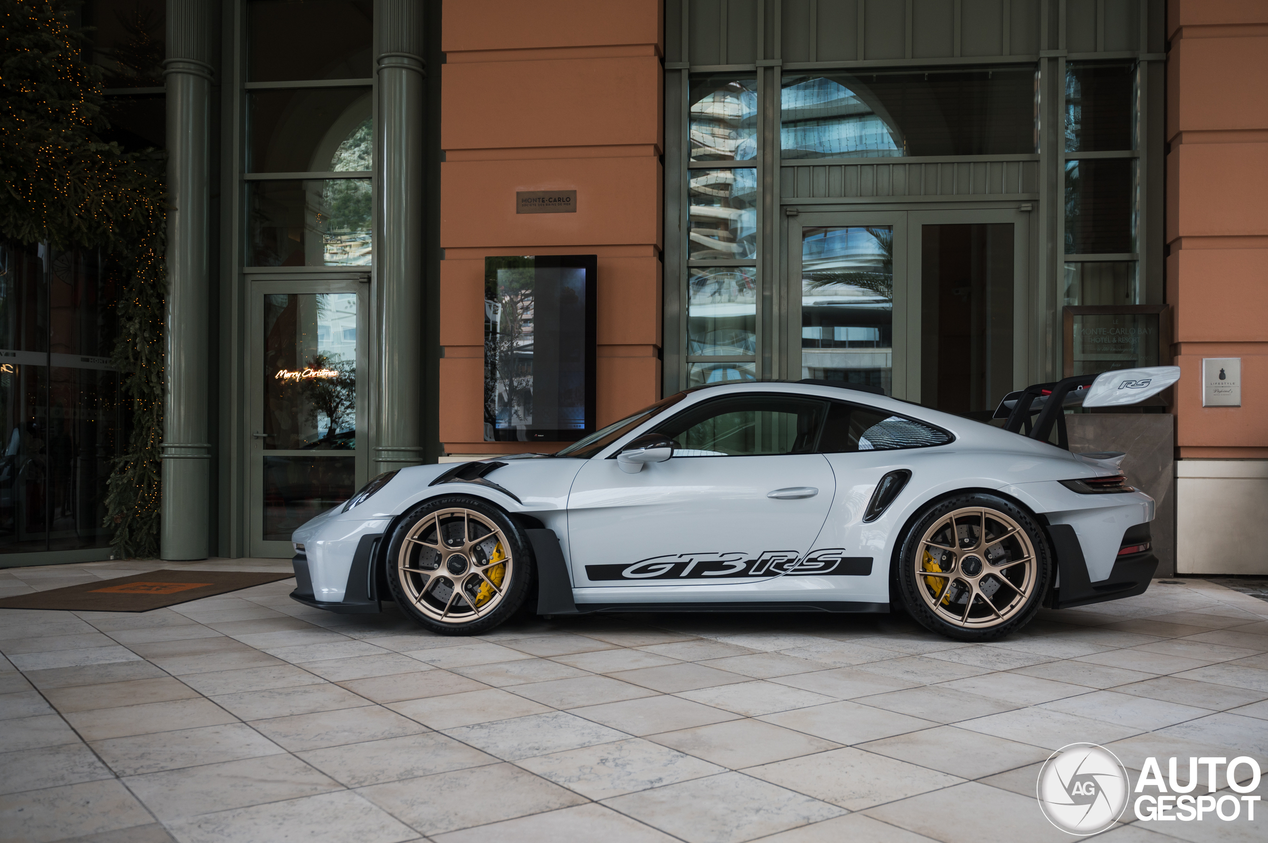 Porsche 992 GT3 RS Weissach Package