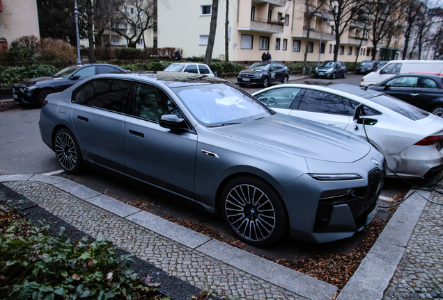 BMW M760e xDrive