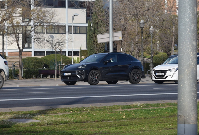 Porsche Macan EV Turbo