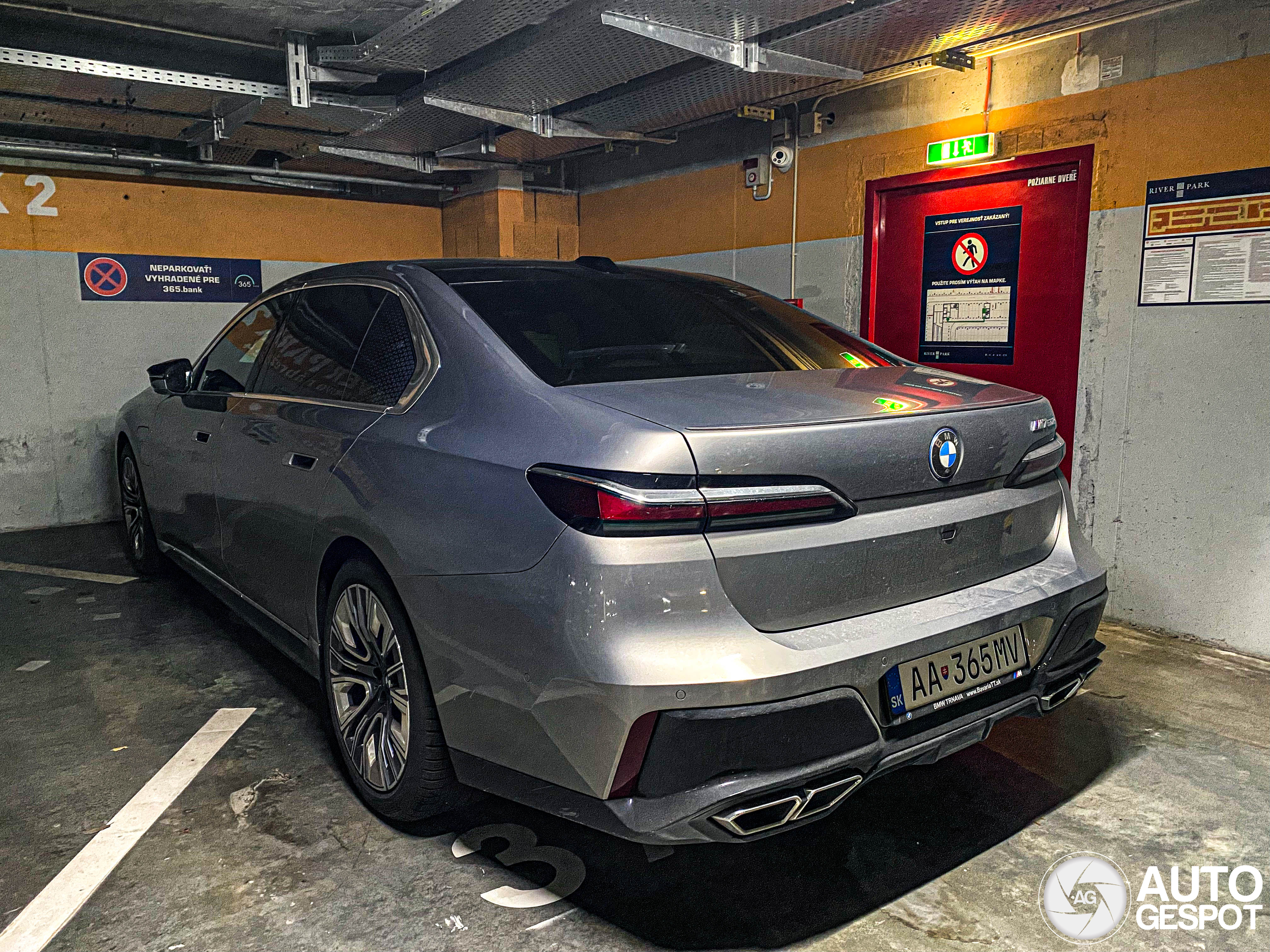 BMW M760e xDrive