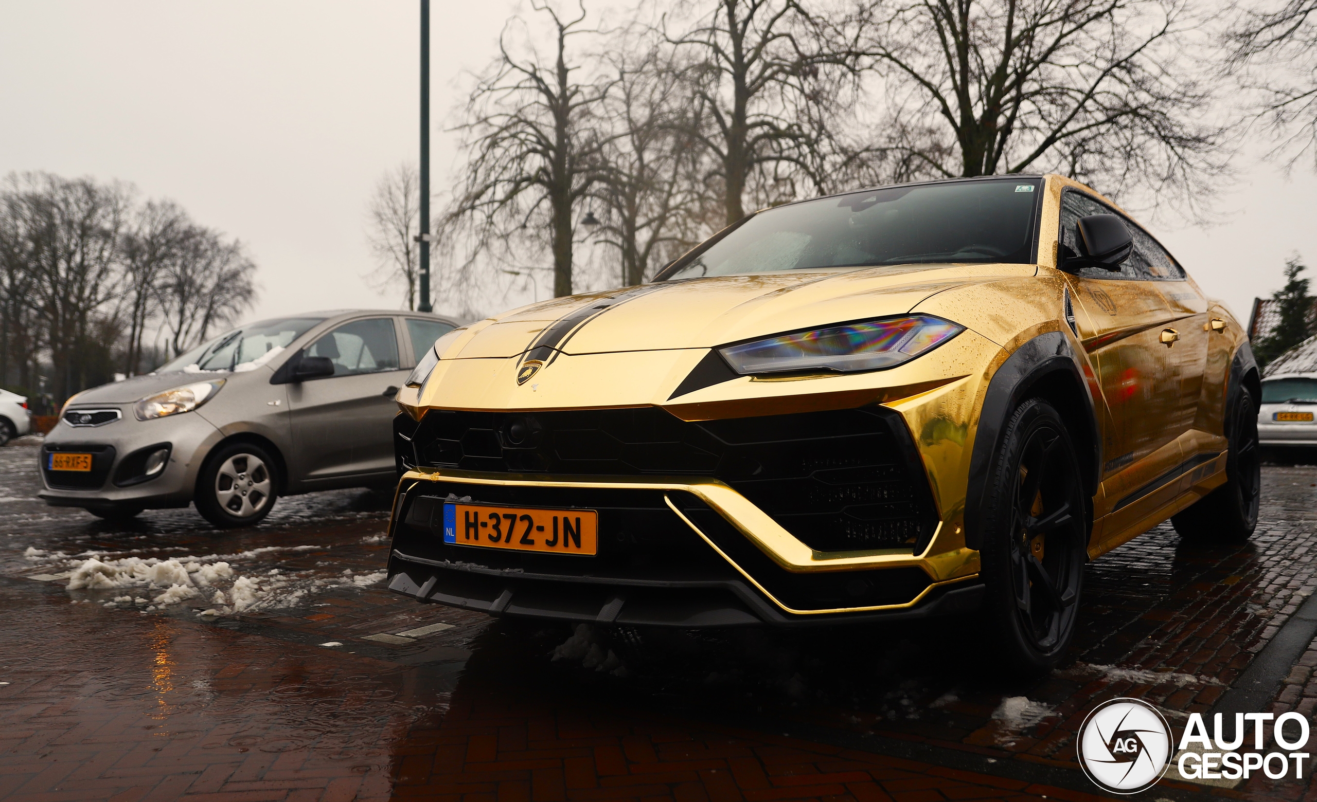 Lamborghini Urus Nero Design