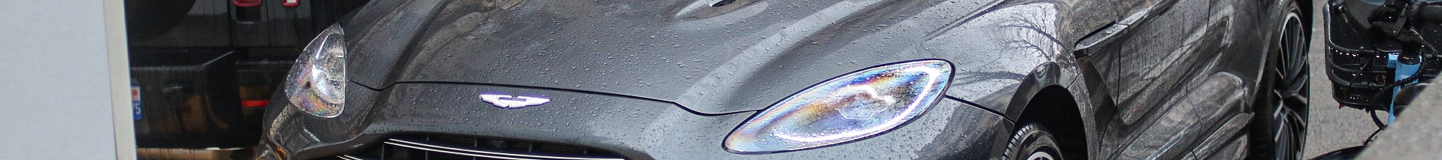 Aston Martin DBX707