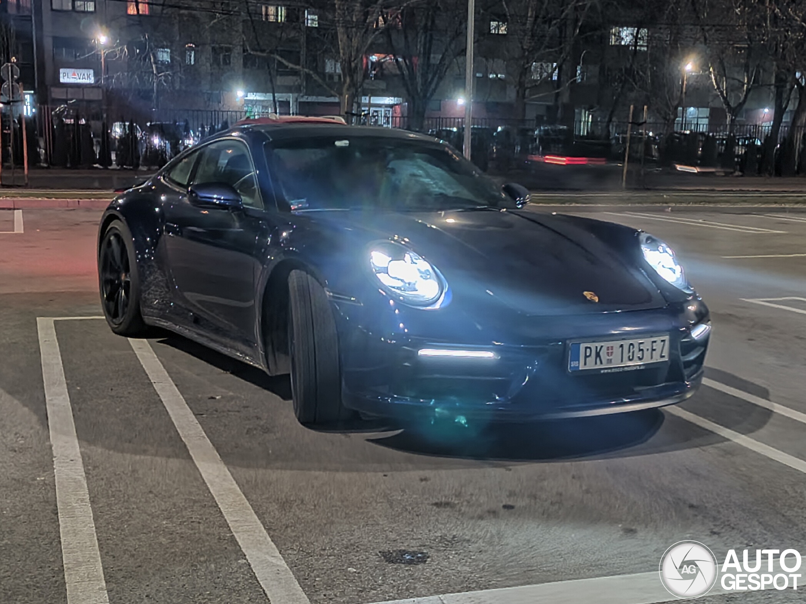 Porsche 992 Carrera 4S