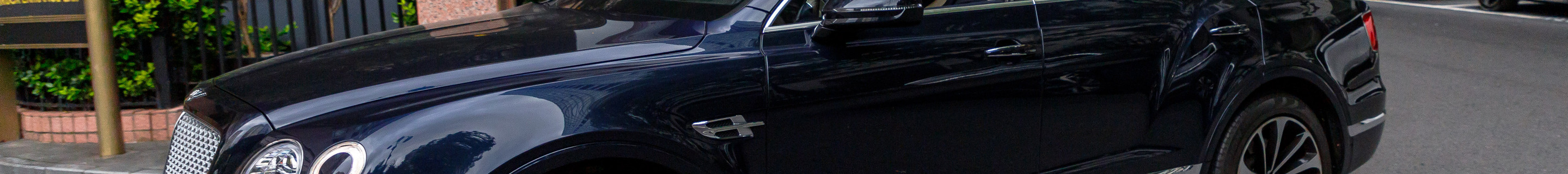 Bentley Bentayga V8