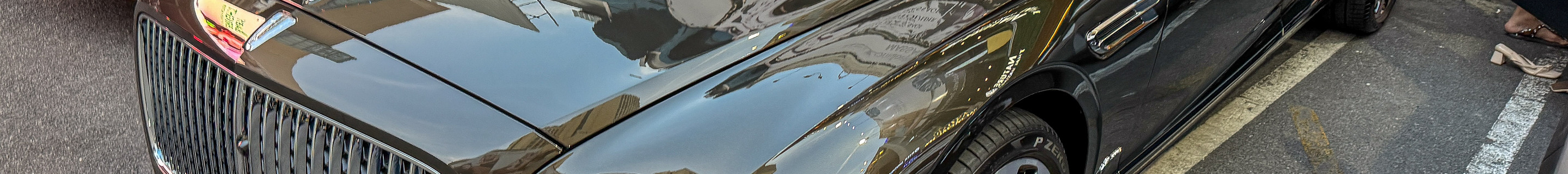 Bentley Flying Spur V8 Azure