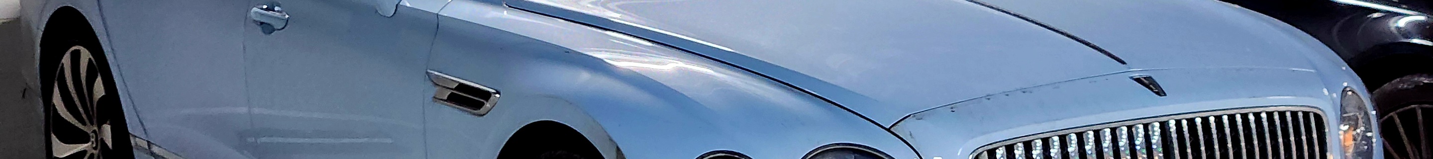 Bentley Flying Spur V8 Azure
