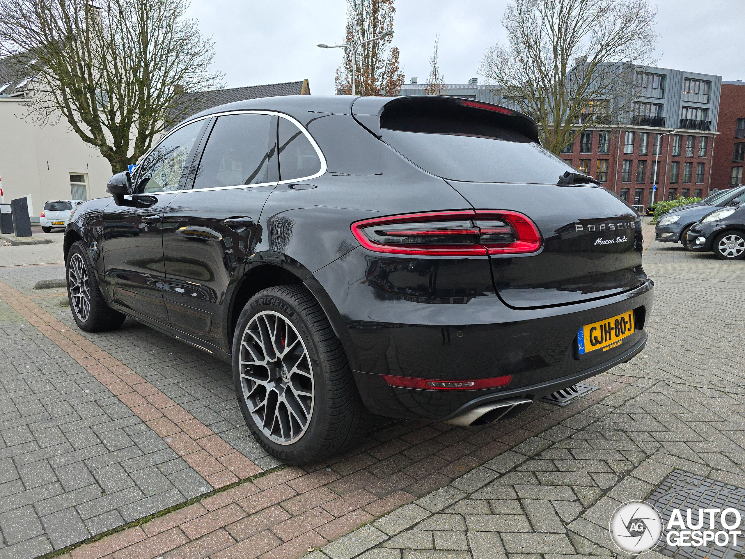 Porsche 95B Macan Turbo