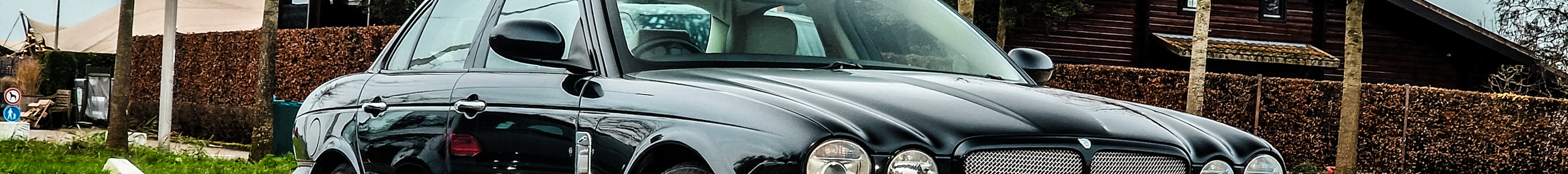 Jaguar XJR Portfolio