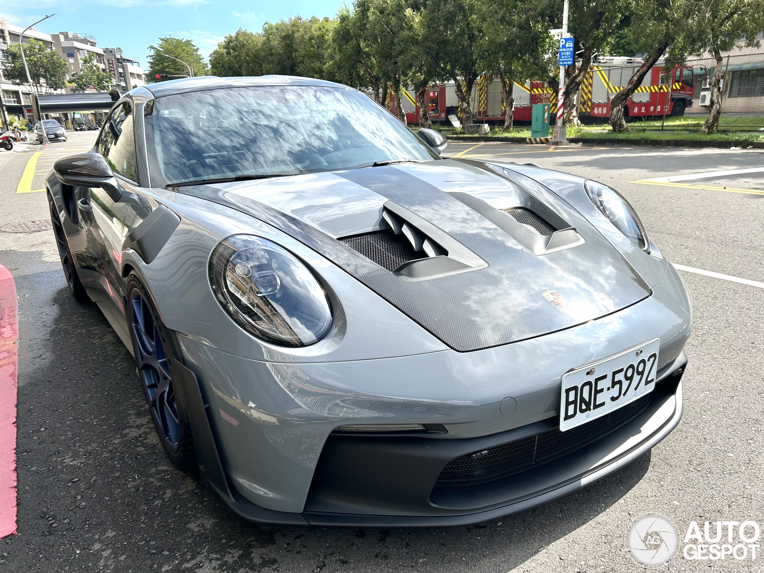Porsche 992 GT3 RS Weissach Package
