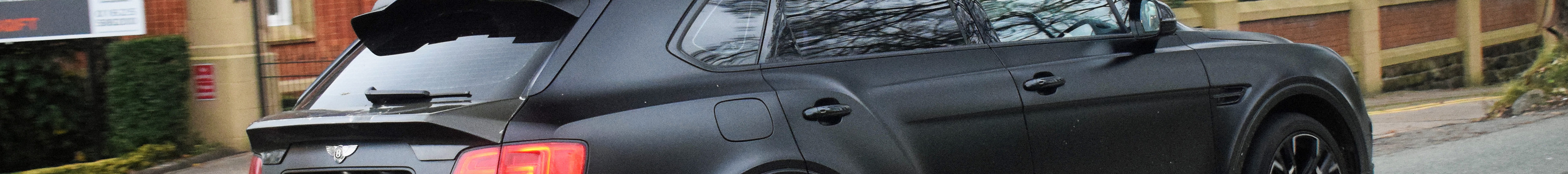 Bentley Bentayga V8 Project Kahn