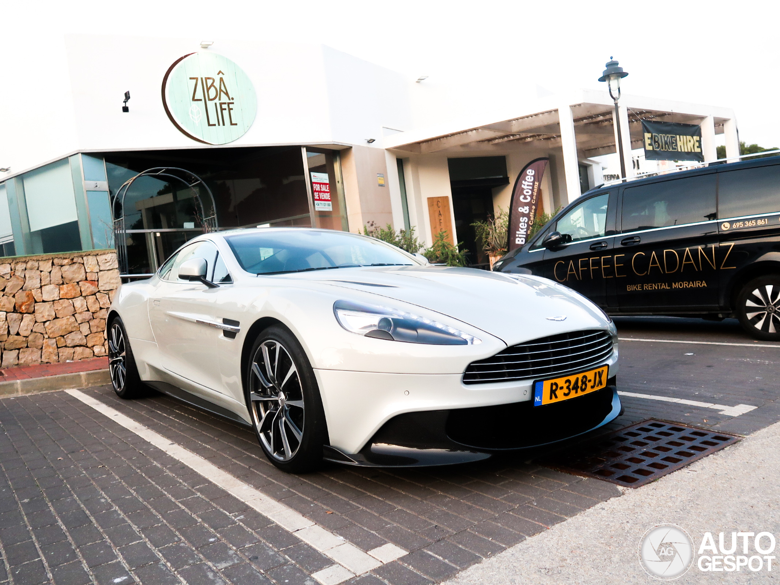 Aston Martin Vanquish S 2017