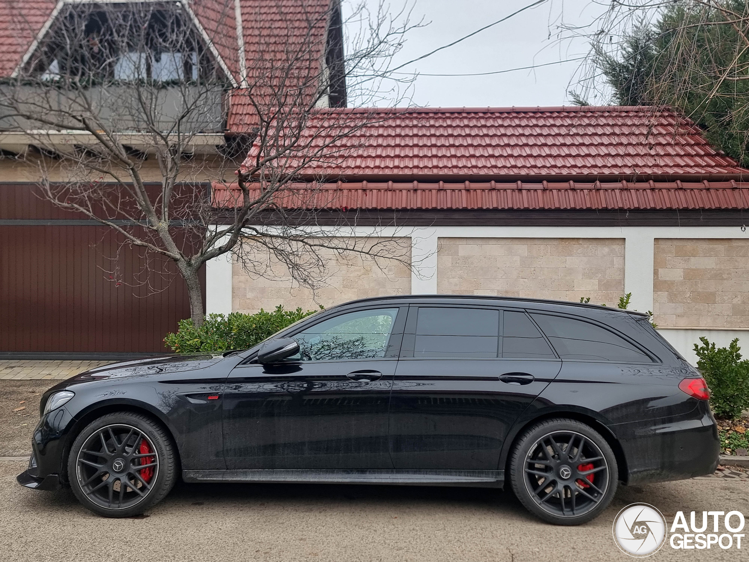 Mercedes-AMG Brabus E B40-700 Estate S213