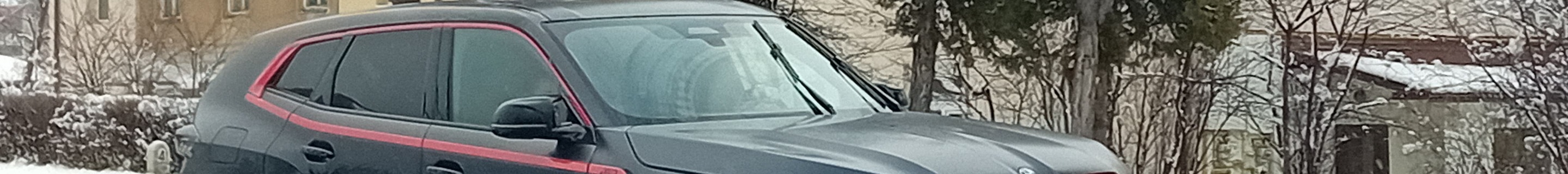 BMW XM G09 Label Red