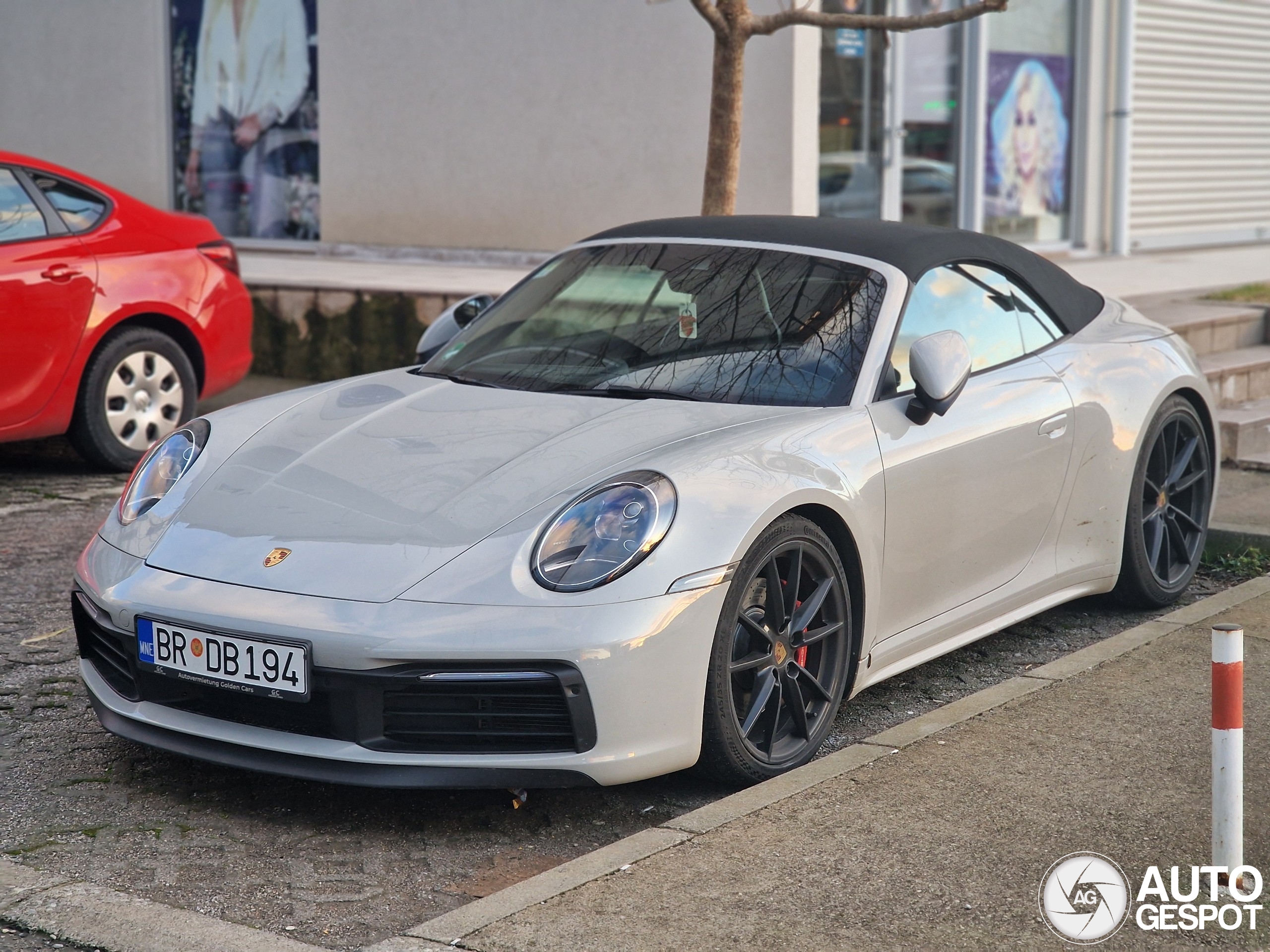 Porsche 992 Carrera 4S Cabriolet