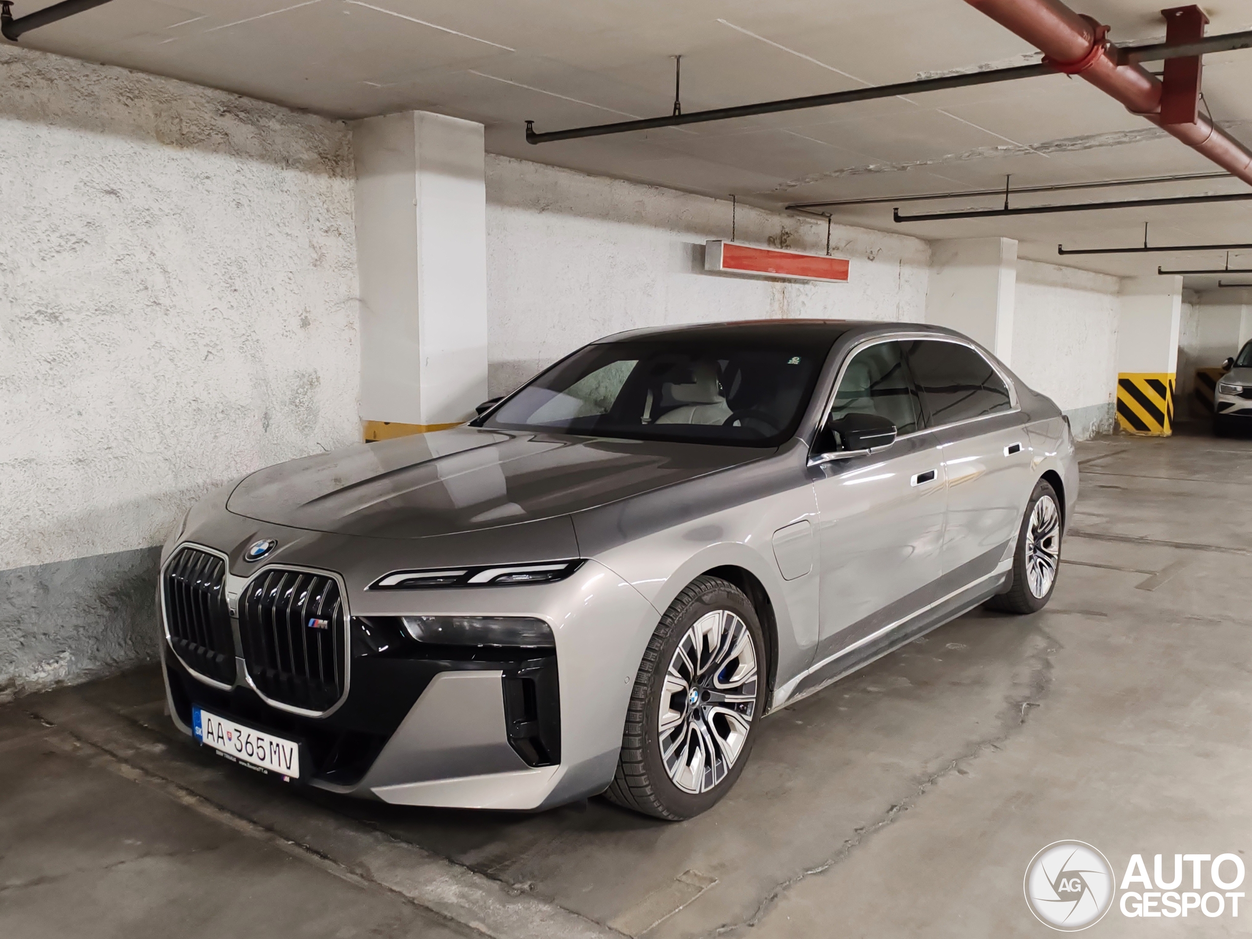 BMW M760e xDrive
