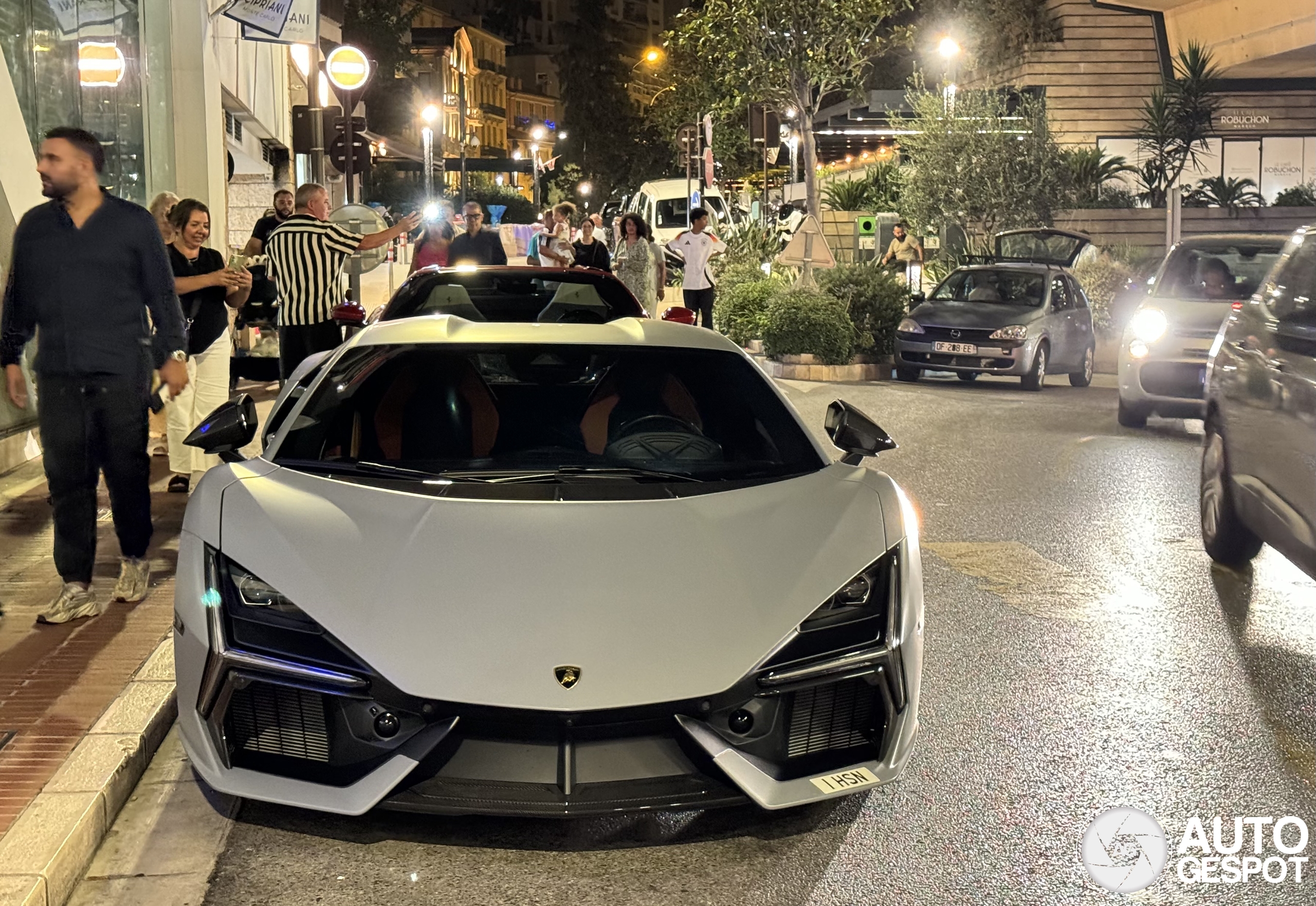 Lamborghini Revuelto
