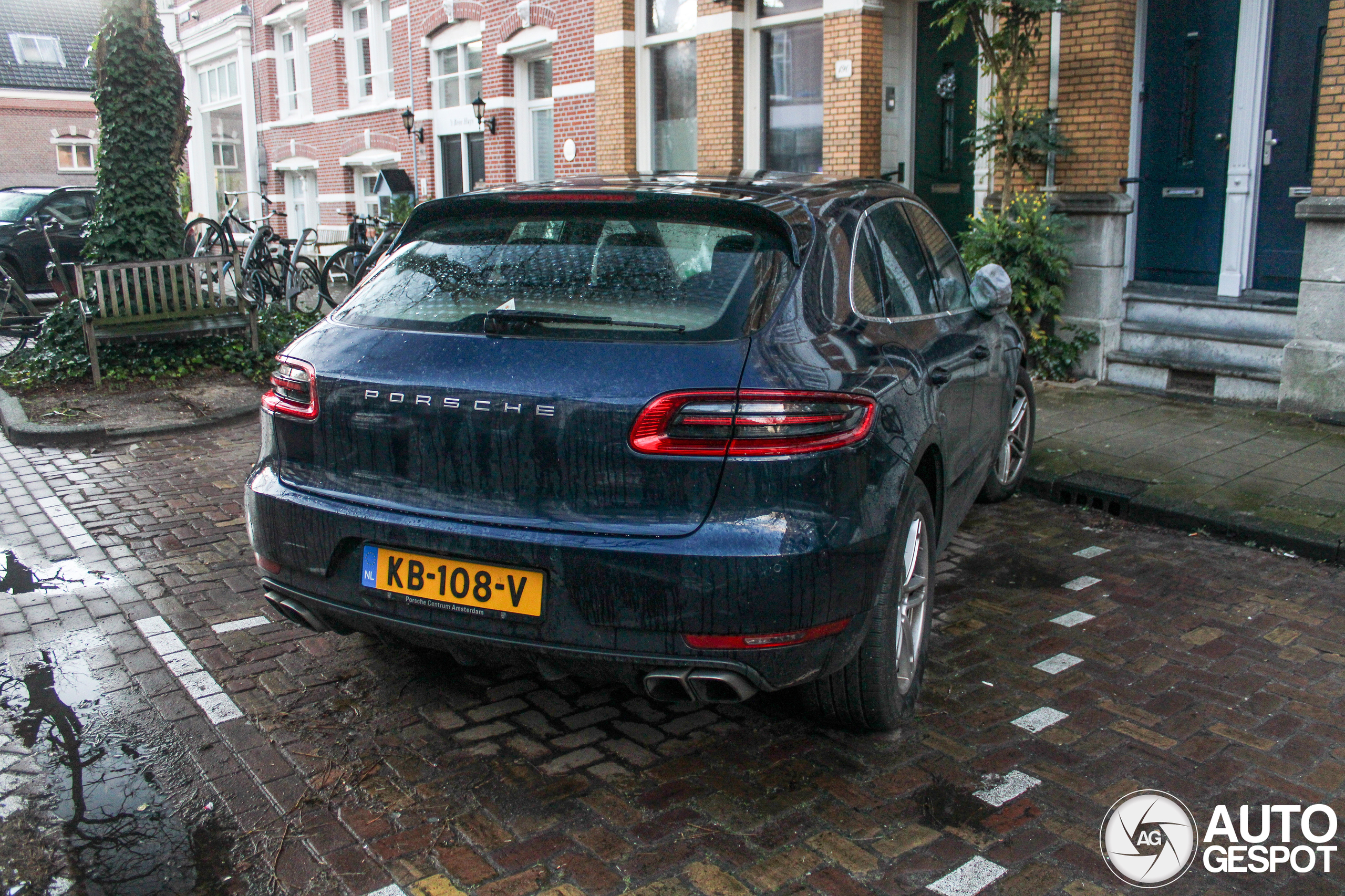 Porsche 95B Macan Turbo