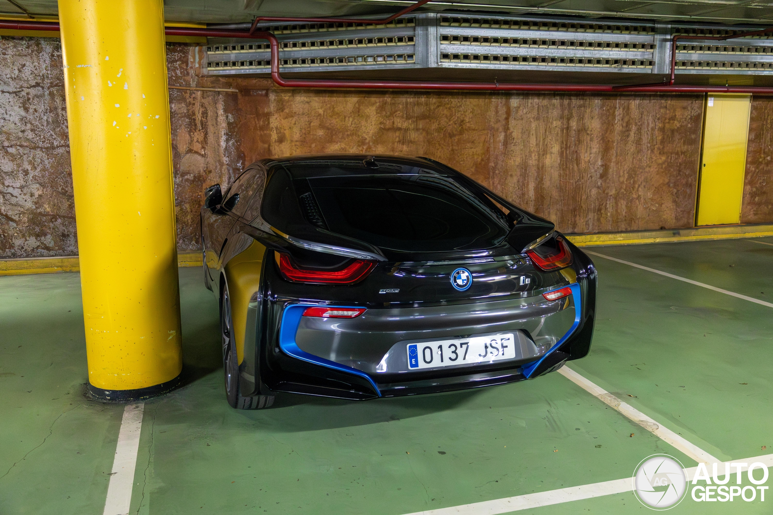 BMW i8