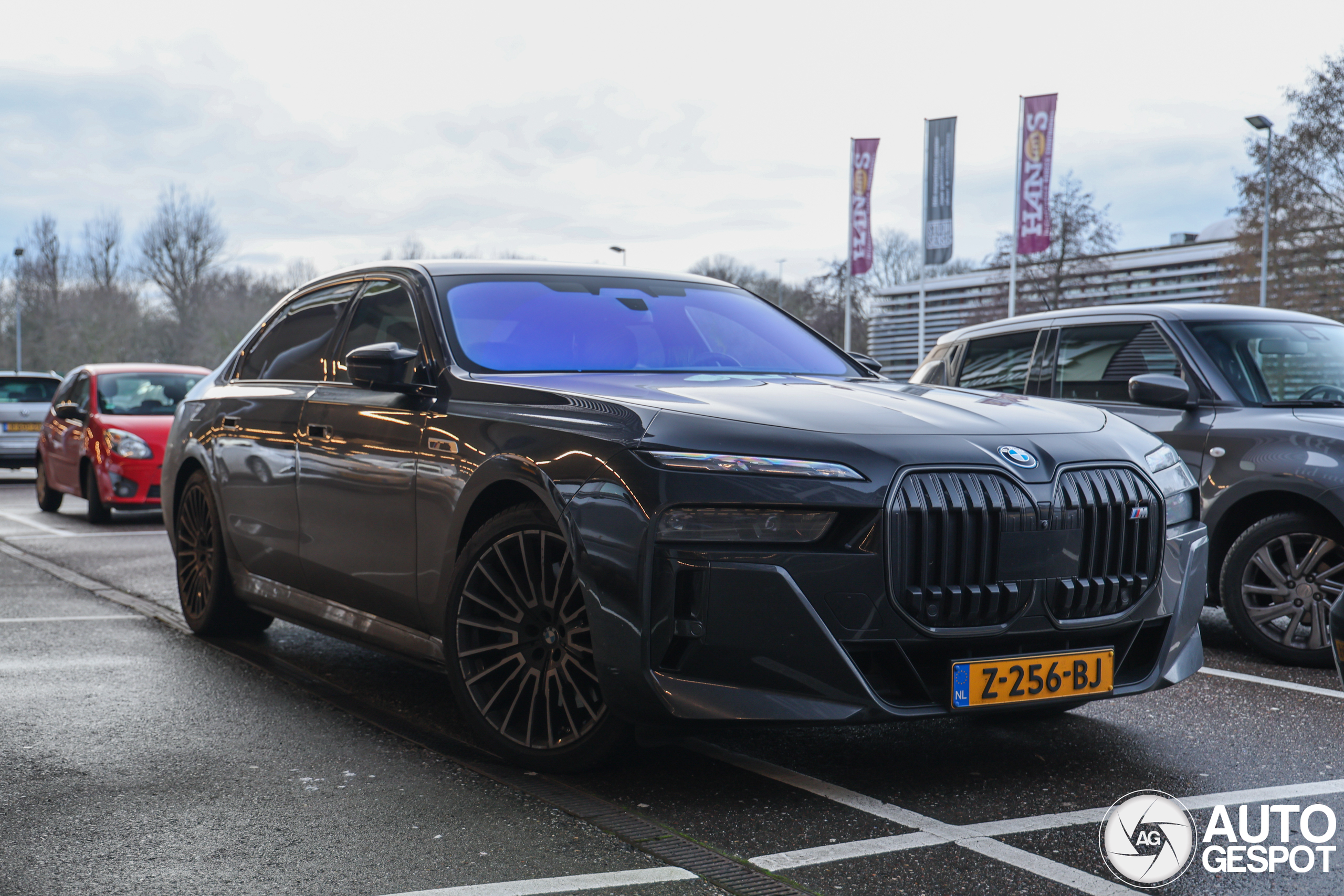 BMW M760e xDrive