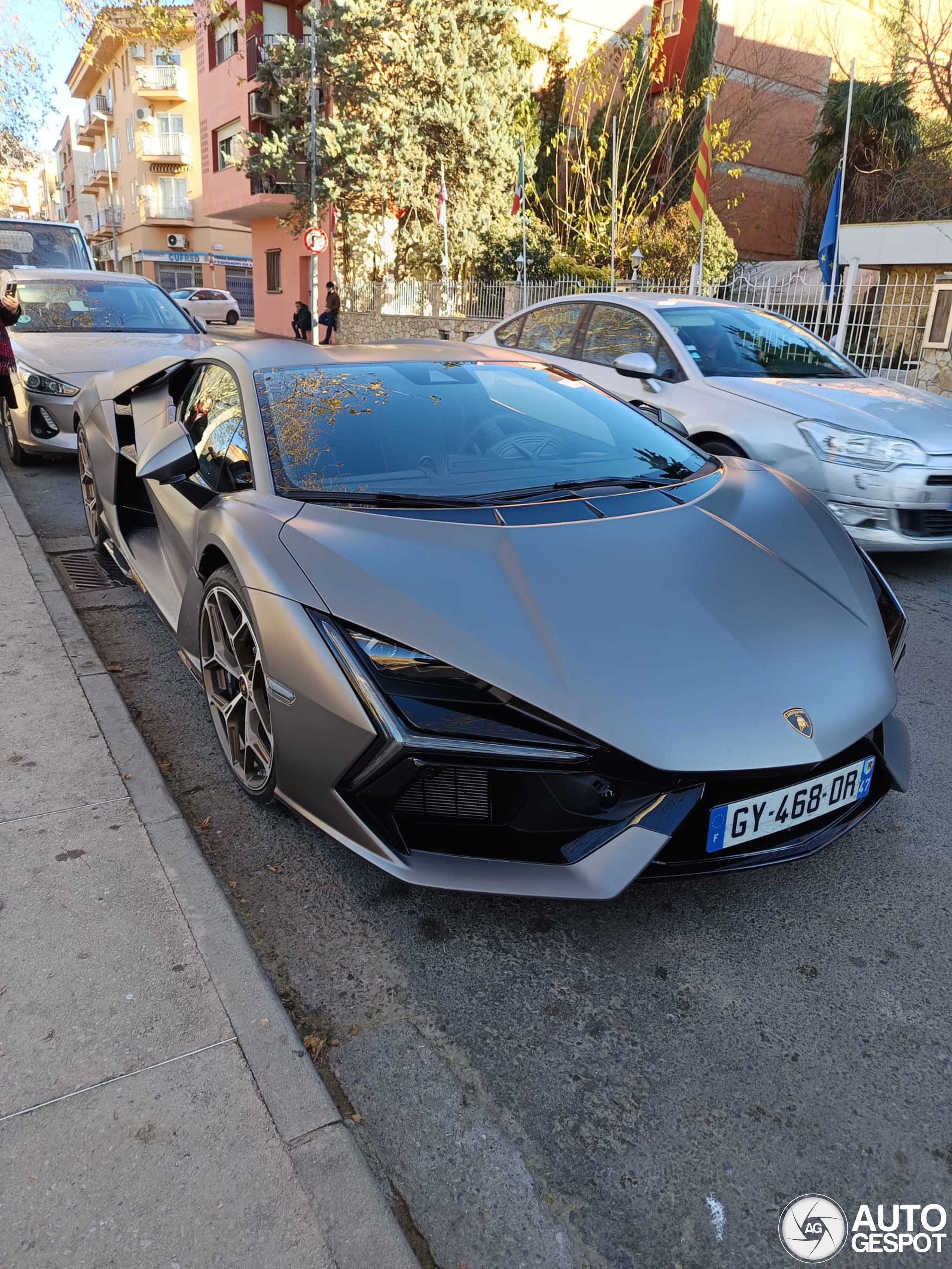 Lamborghini Revuelto