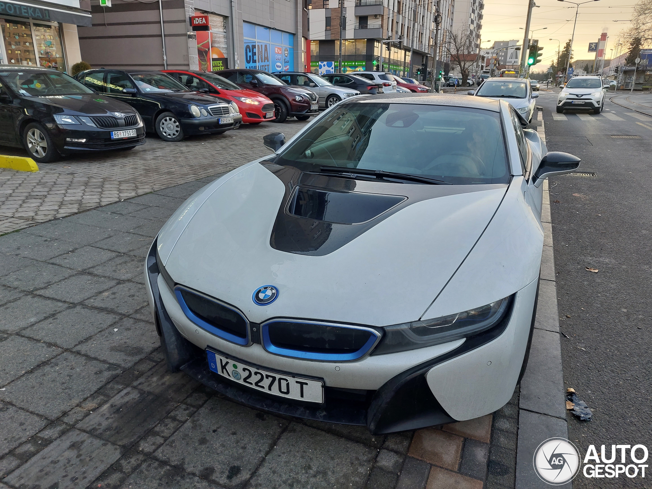 BMW i8
