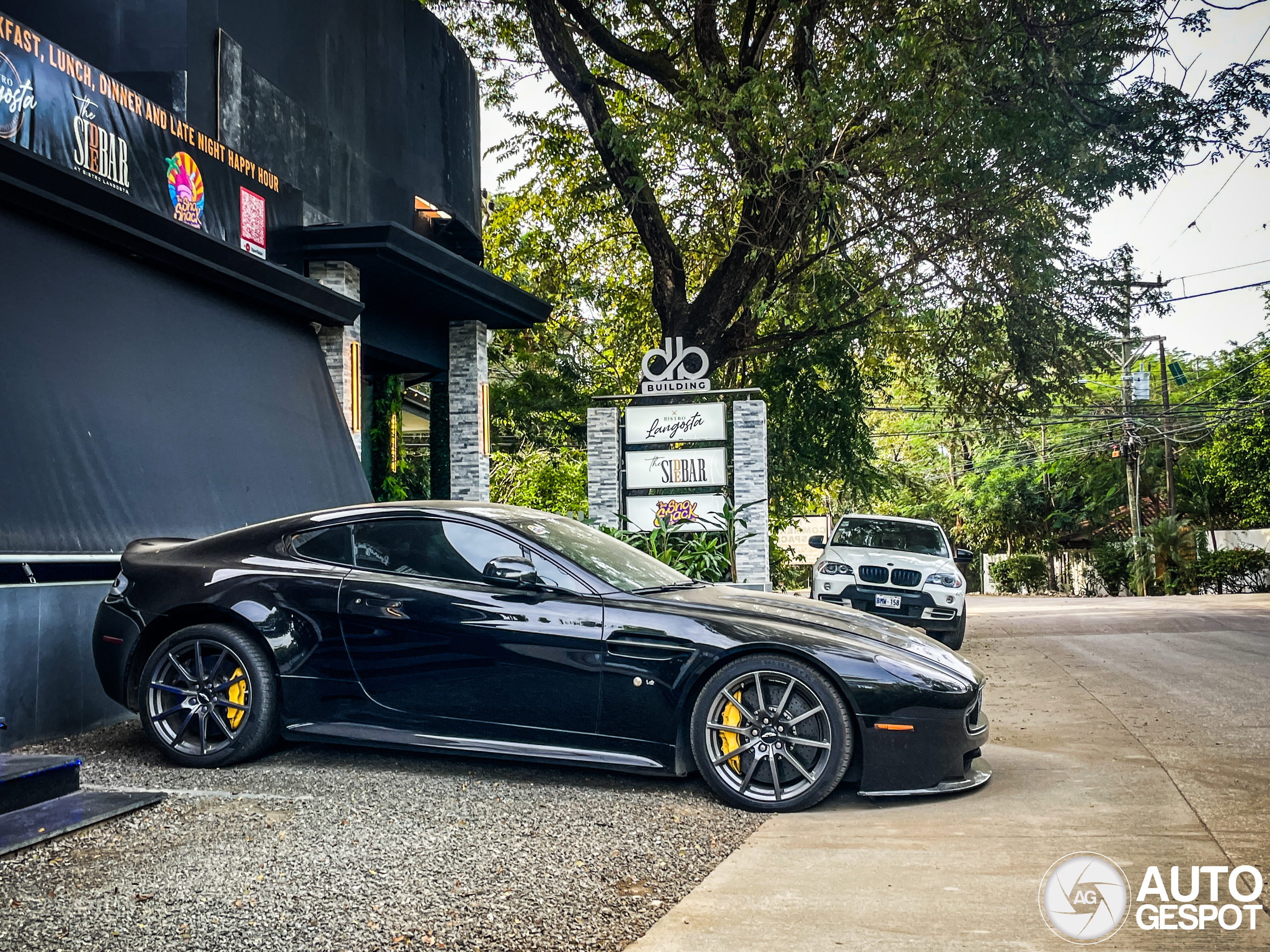 Aston Martin V12 Vantage S