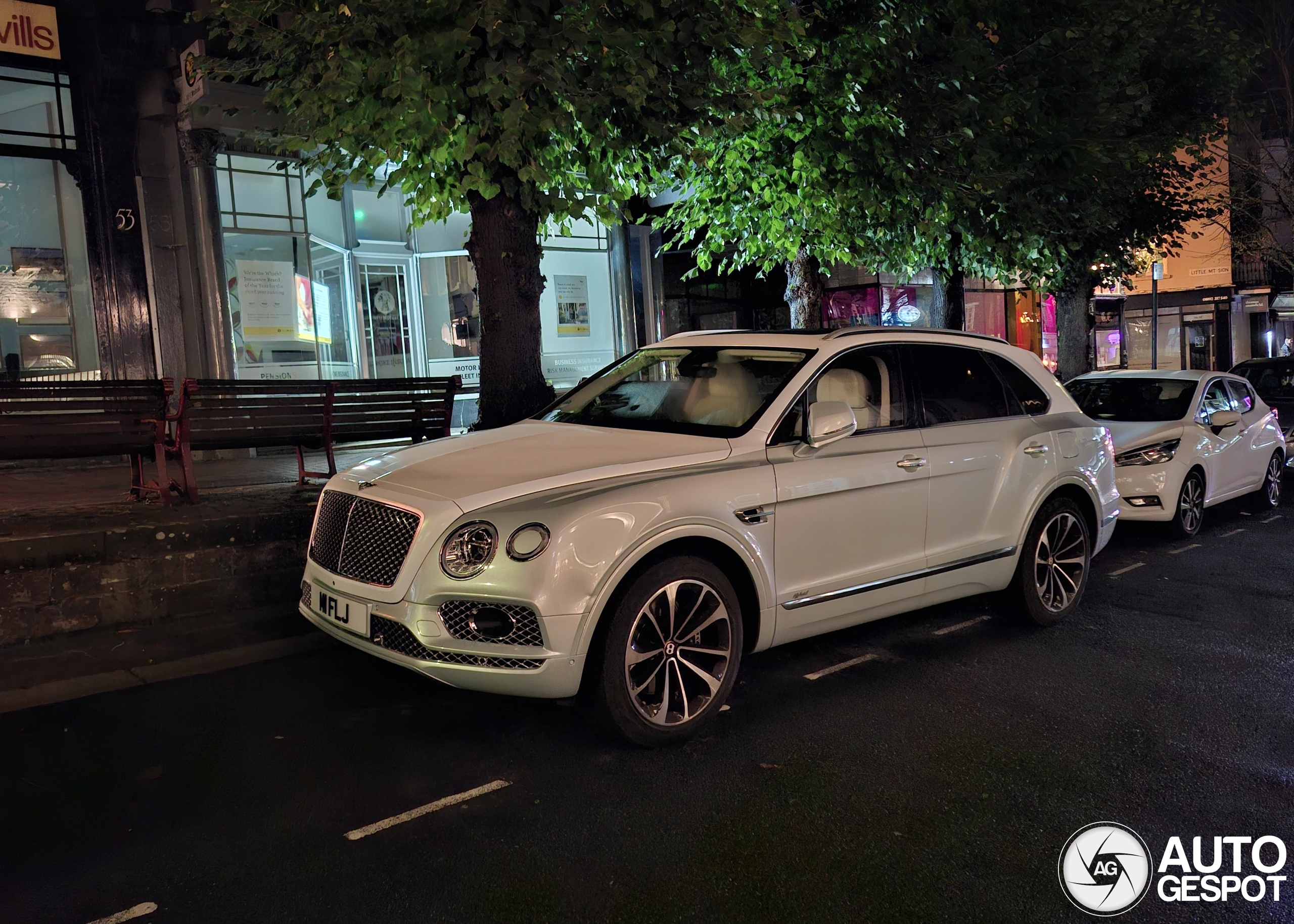 Bentley Bentayga Hybrid