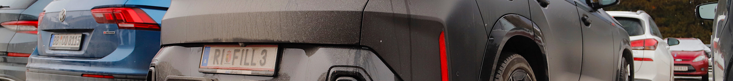 BMW XM G09 Label Red Larte Design