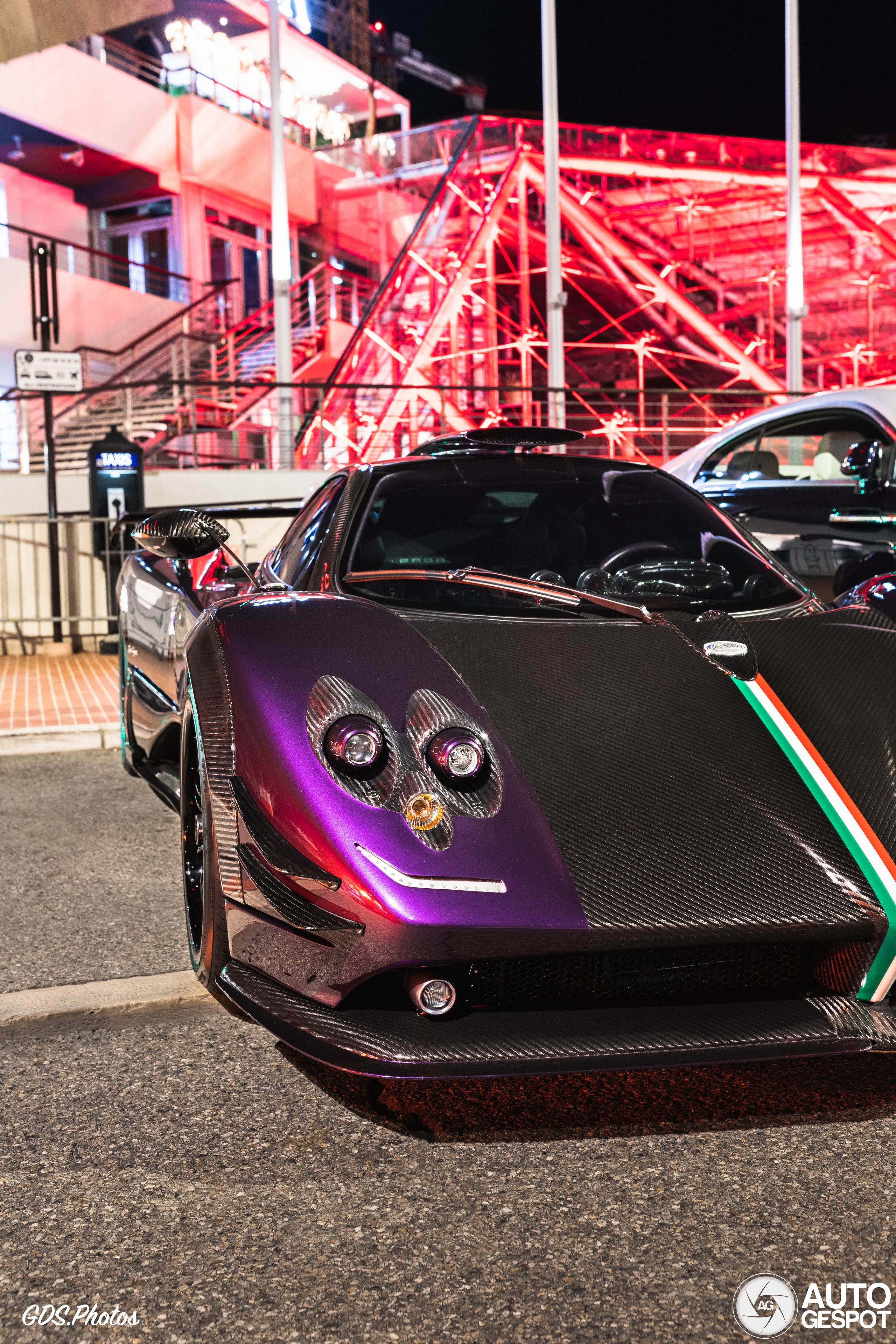 Authority Purple,Black&White 6号 Pagani Zonda 760 Viola finished in a mesmerizing deep purple