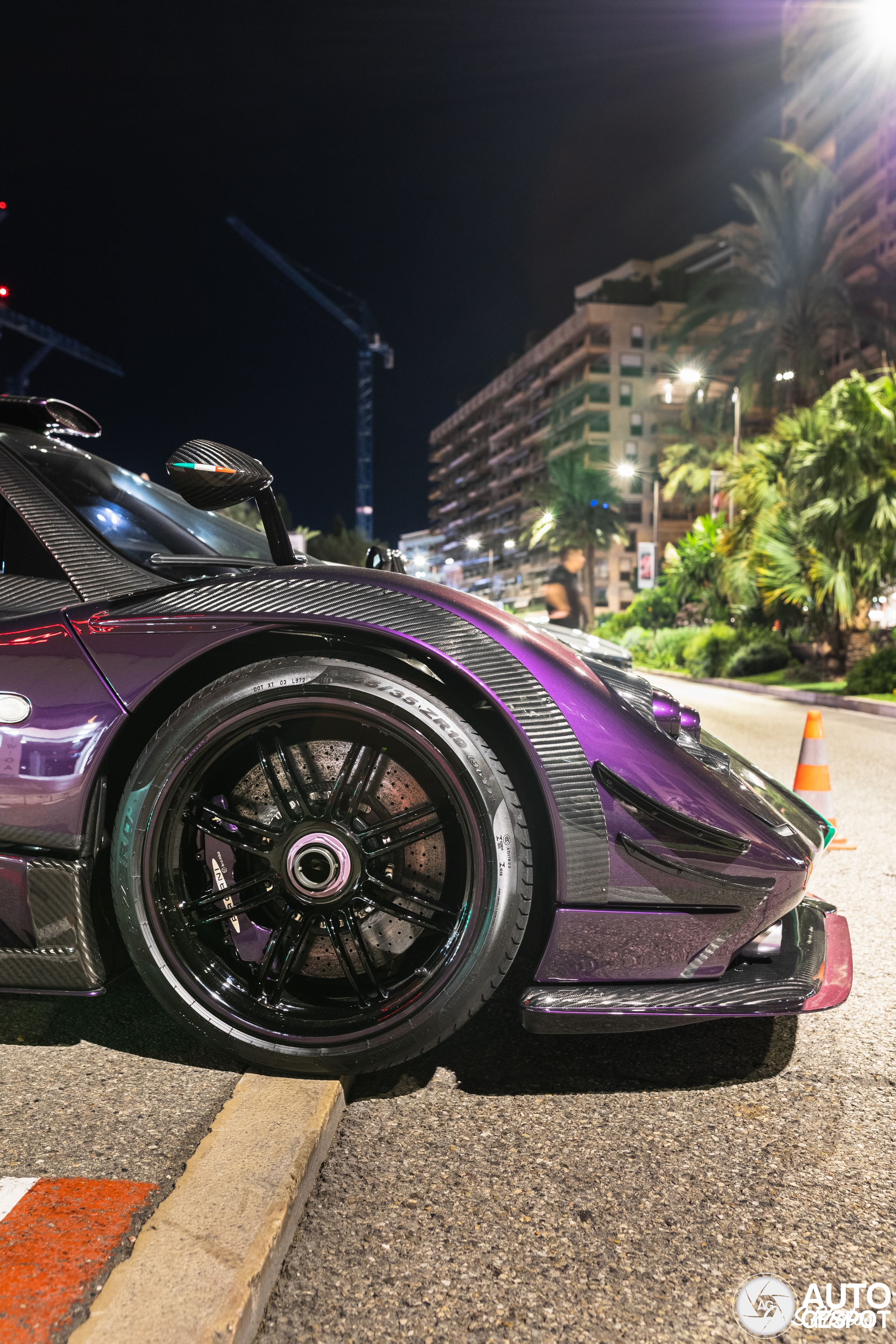 Authority Purple,Black&White 6号 Pagani Zonda 760 Viola finished in a mesmerizing deep purple