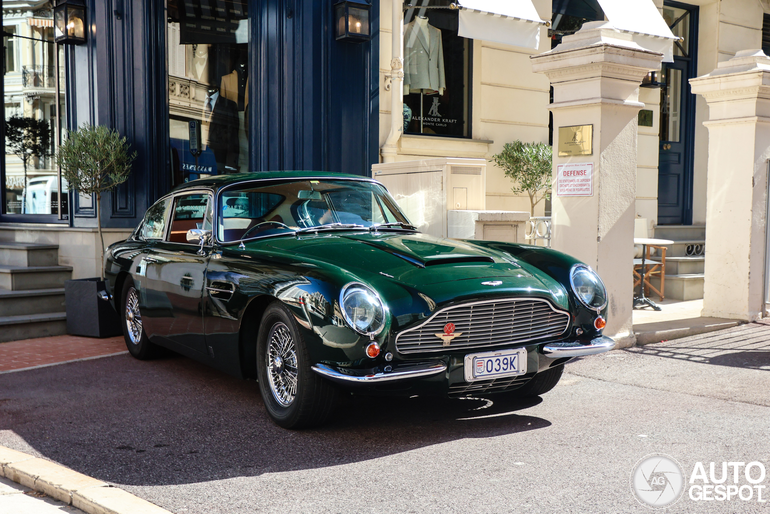 Aston Martin DB6 MKI