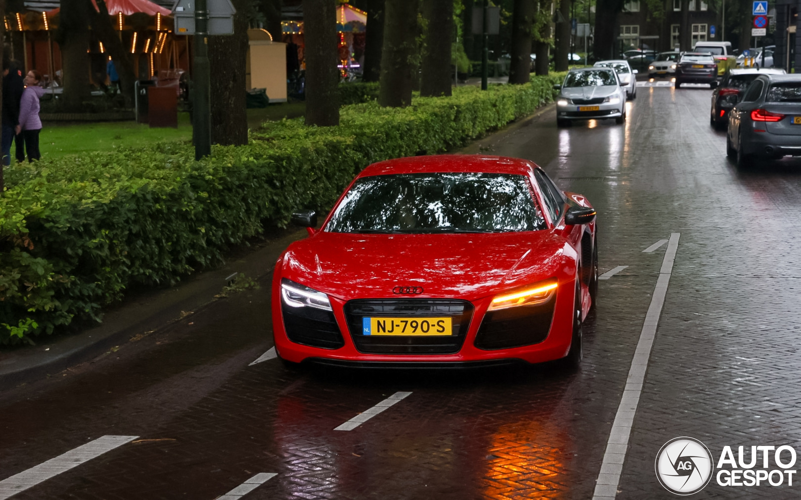 Audi R8 V10 Plus 2013