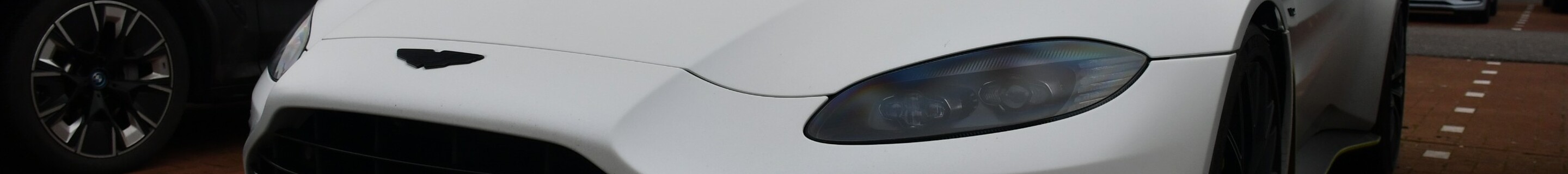 Aston Martin V12 Vantage Roadster 2023