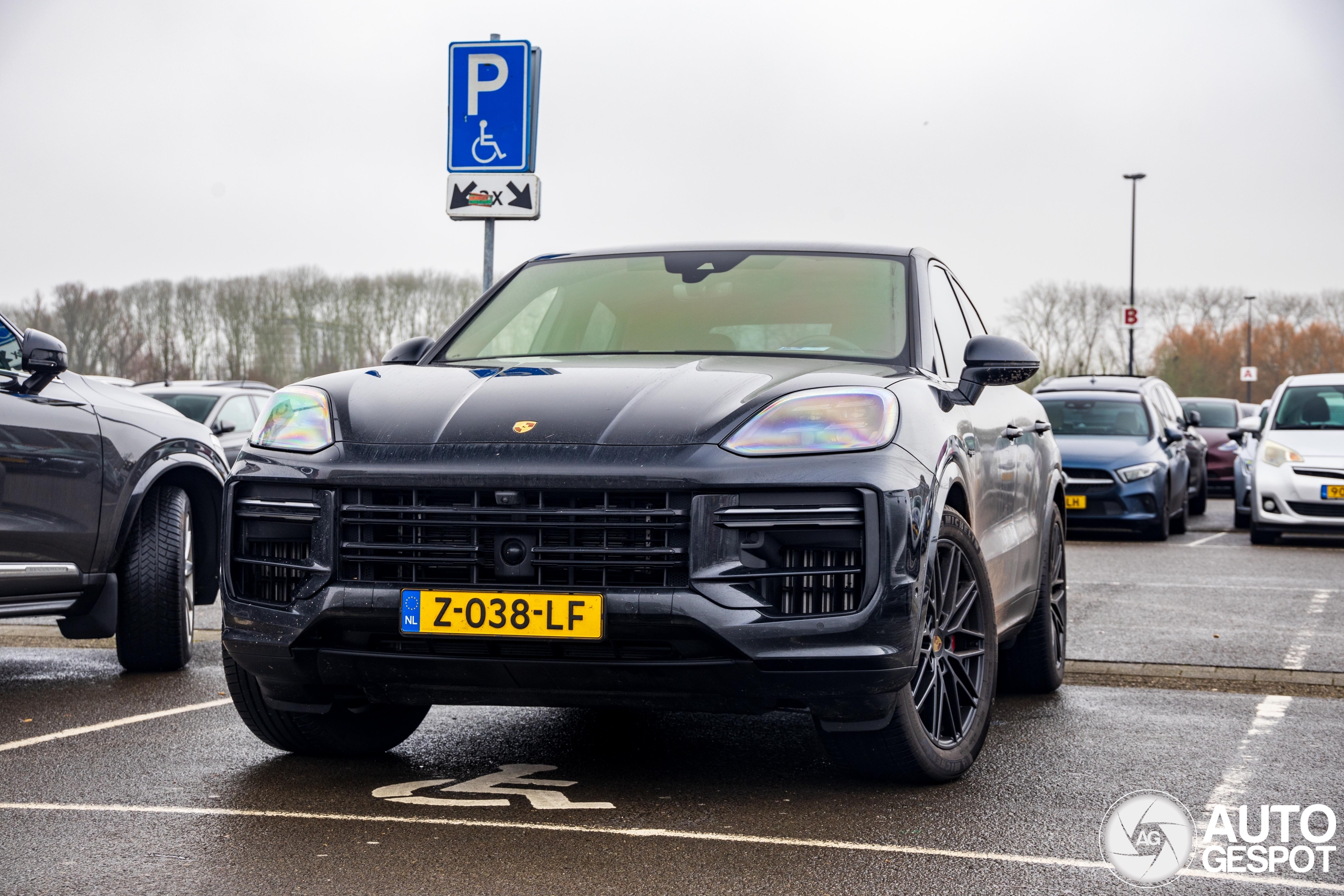 Porsche Cayenne Coupé Turbo E-Hybrid