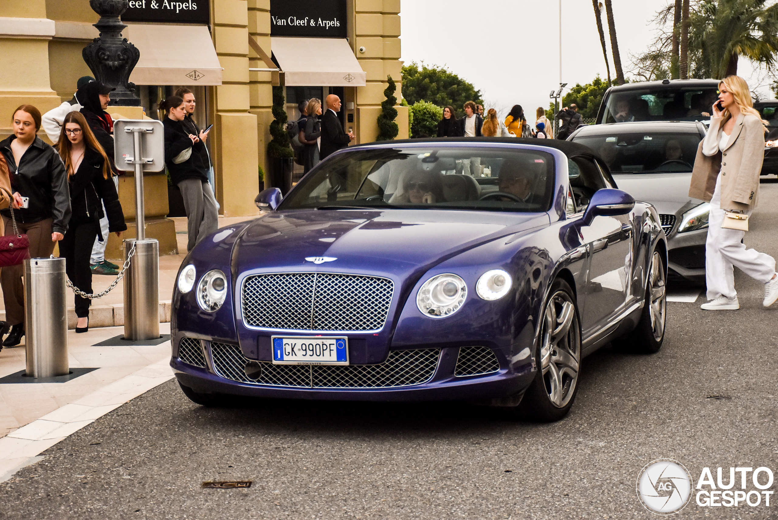 Bentley Continental GTC 2012