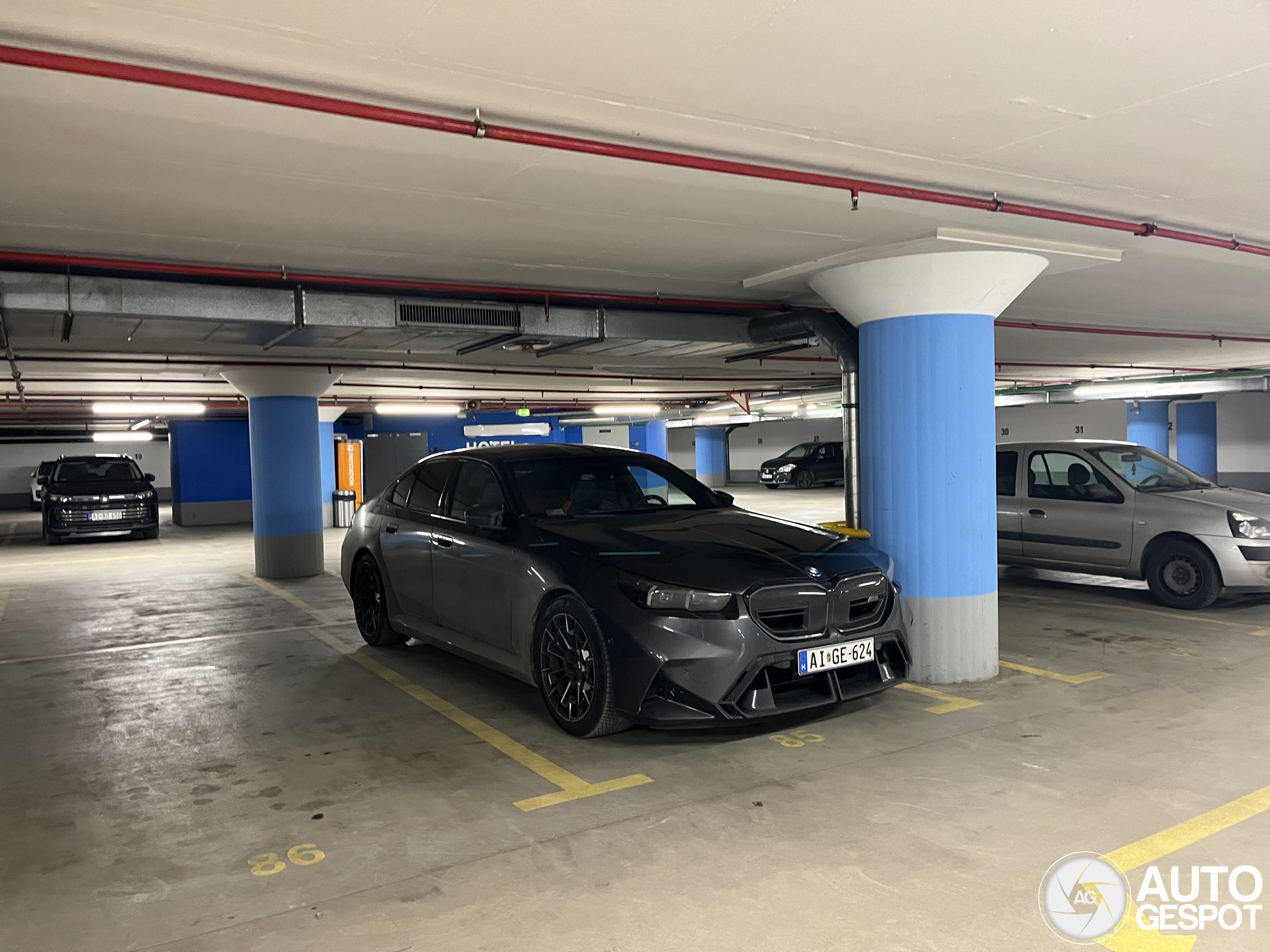 BMW M5 G90