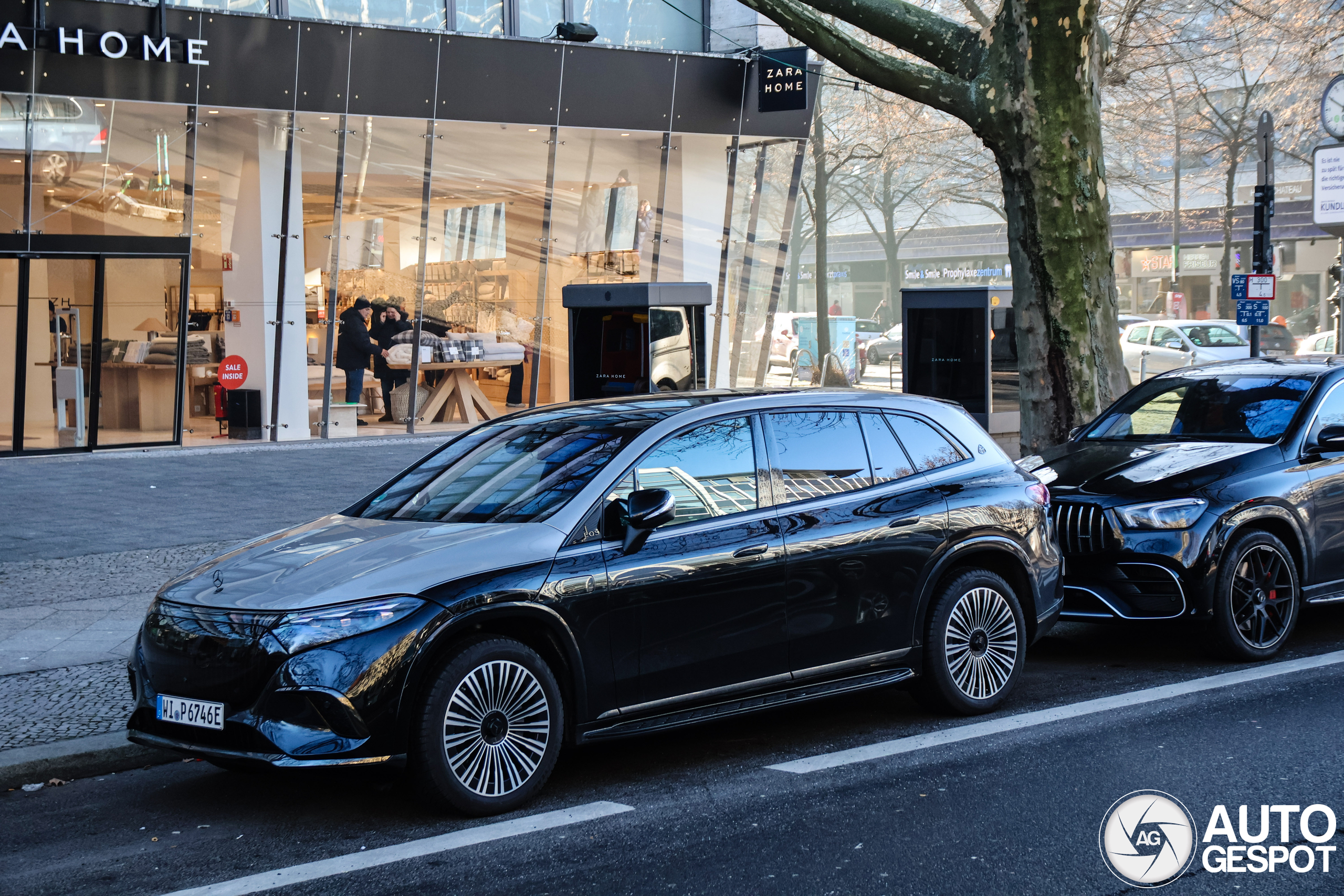 Mercedes-Maybach EQS 680 SUV Night Series