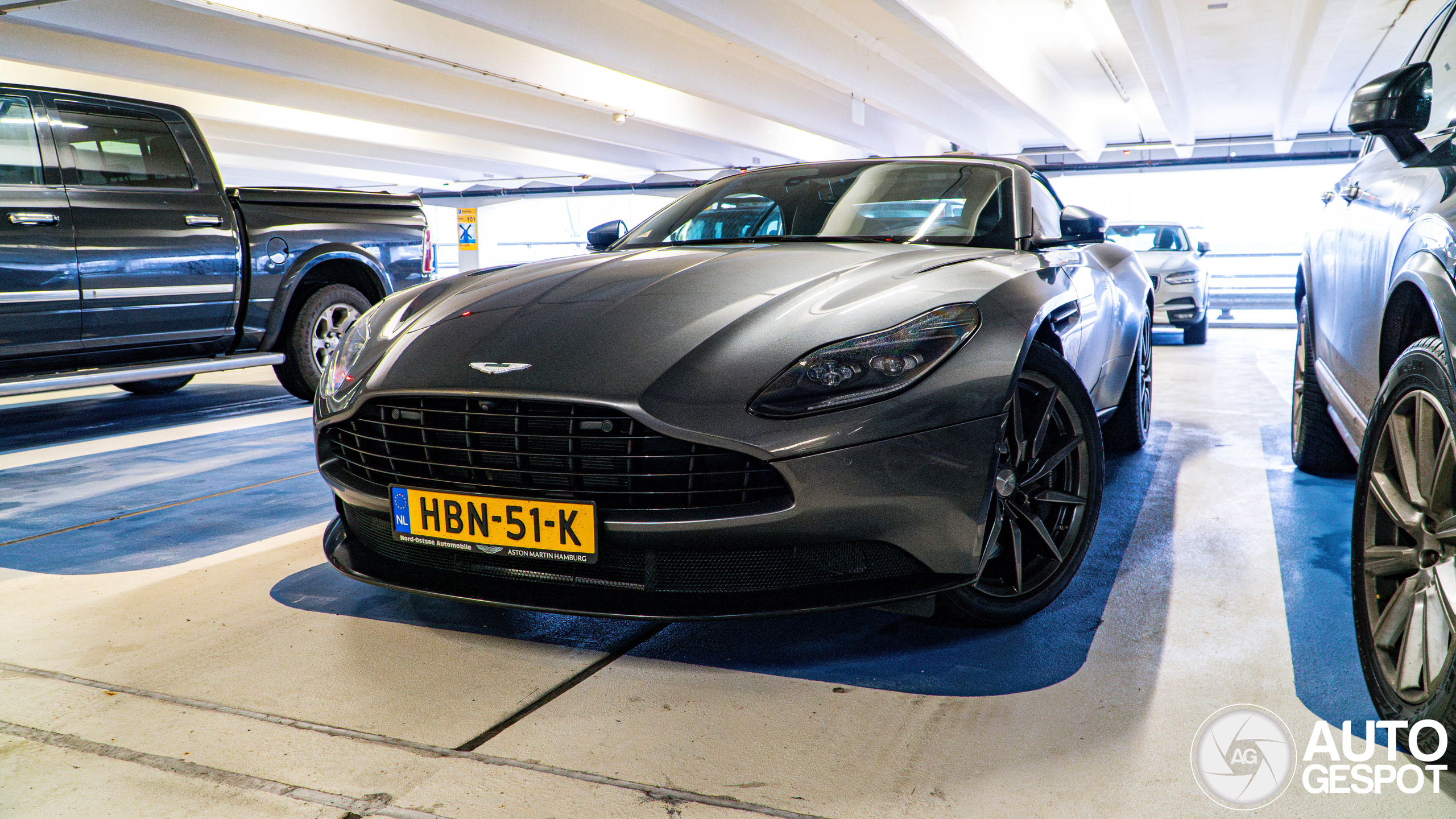 Aston Martin DB11 V8 Volante