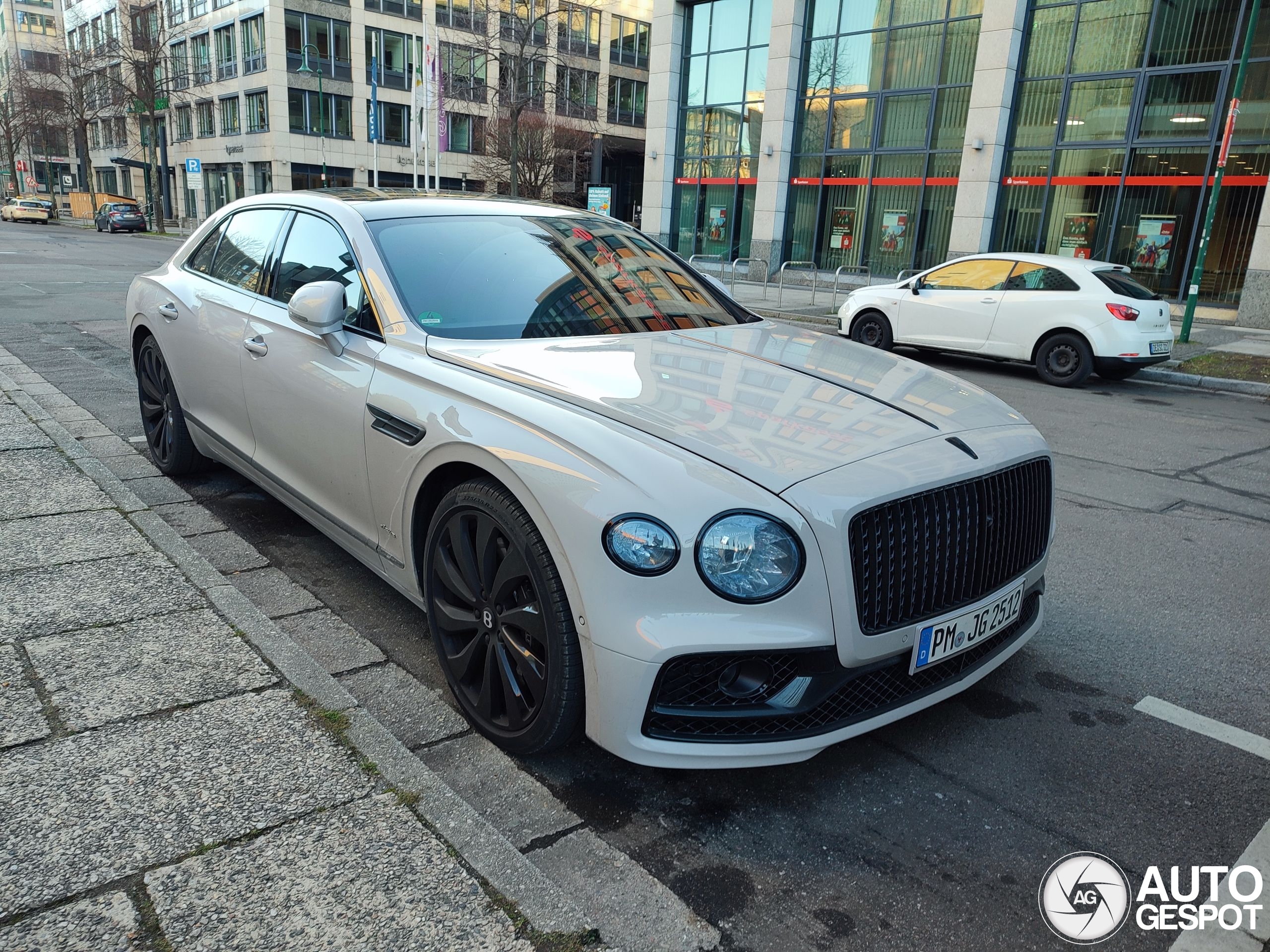 Bentley Flying Spur V8 Azure