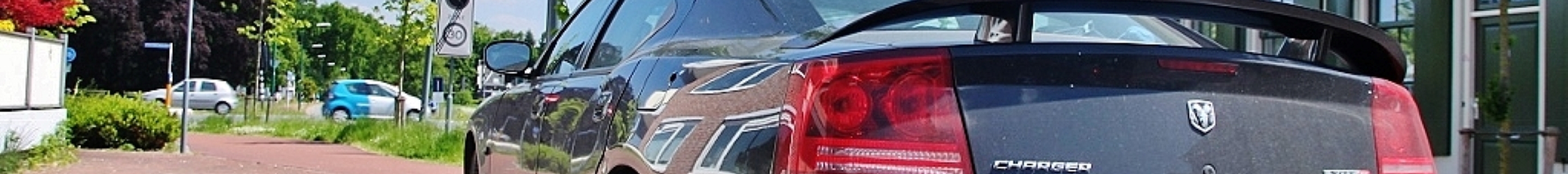 Dodge Charger SRT-8