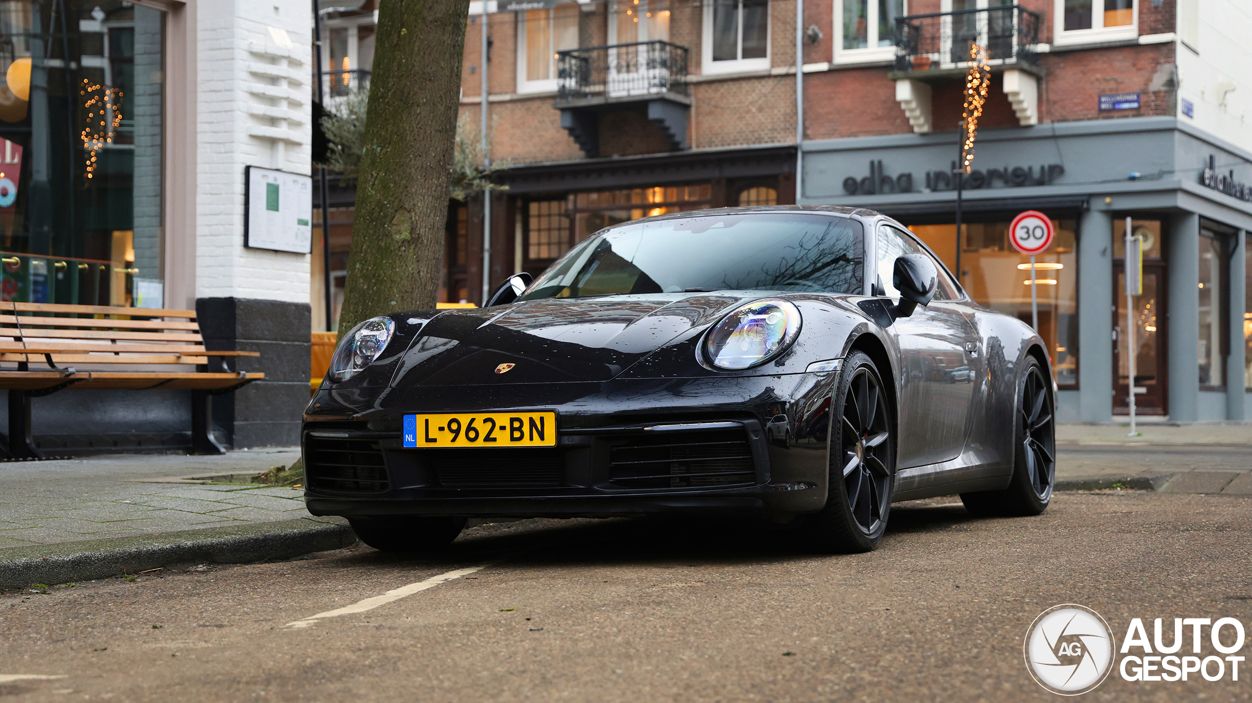 Porsche 992 Carrera 4S