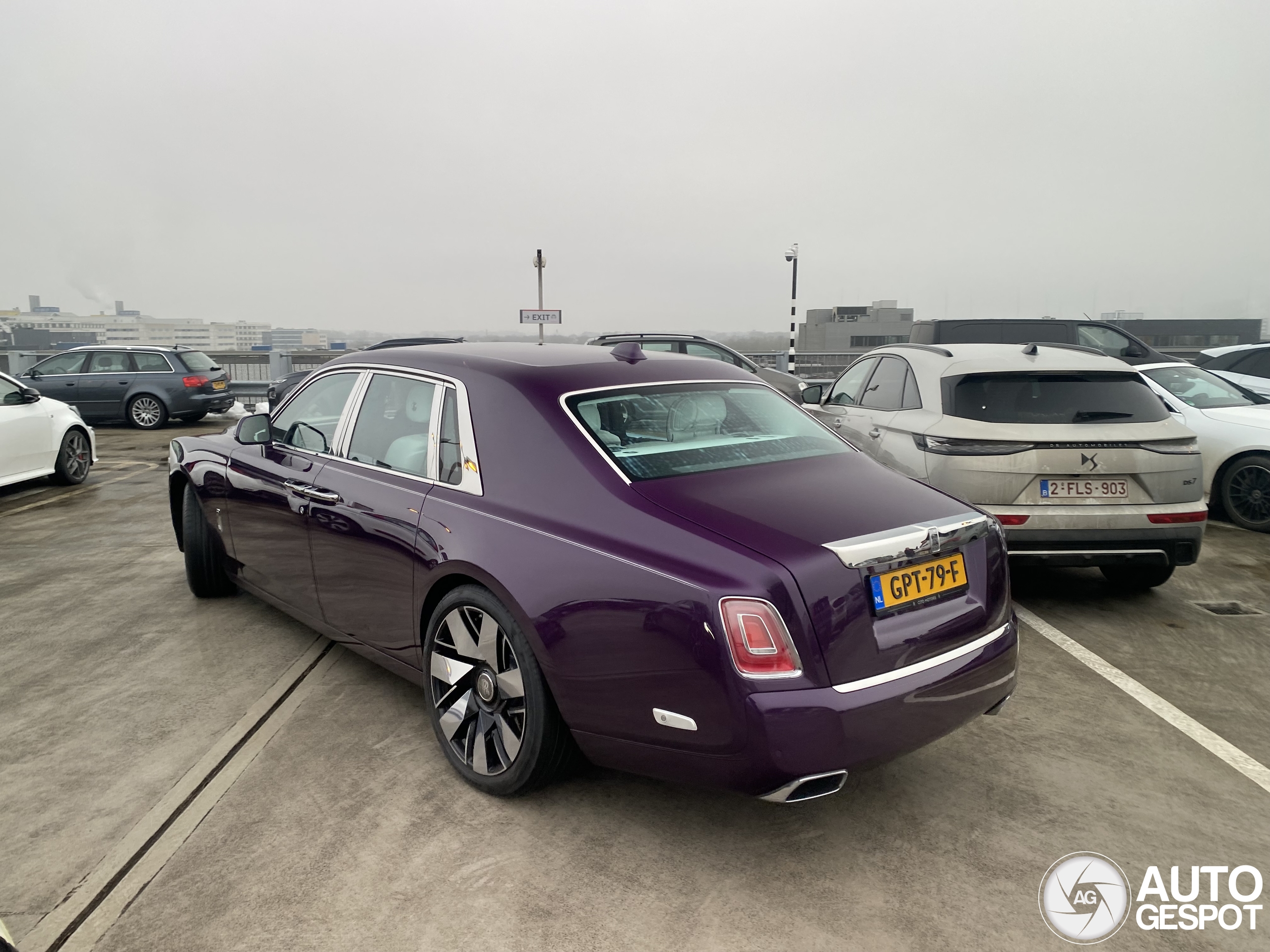 Stijlvolle Rolls-Royce nieuw op Nederlands kenteken