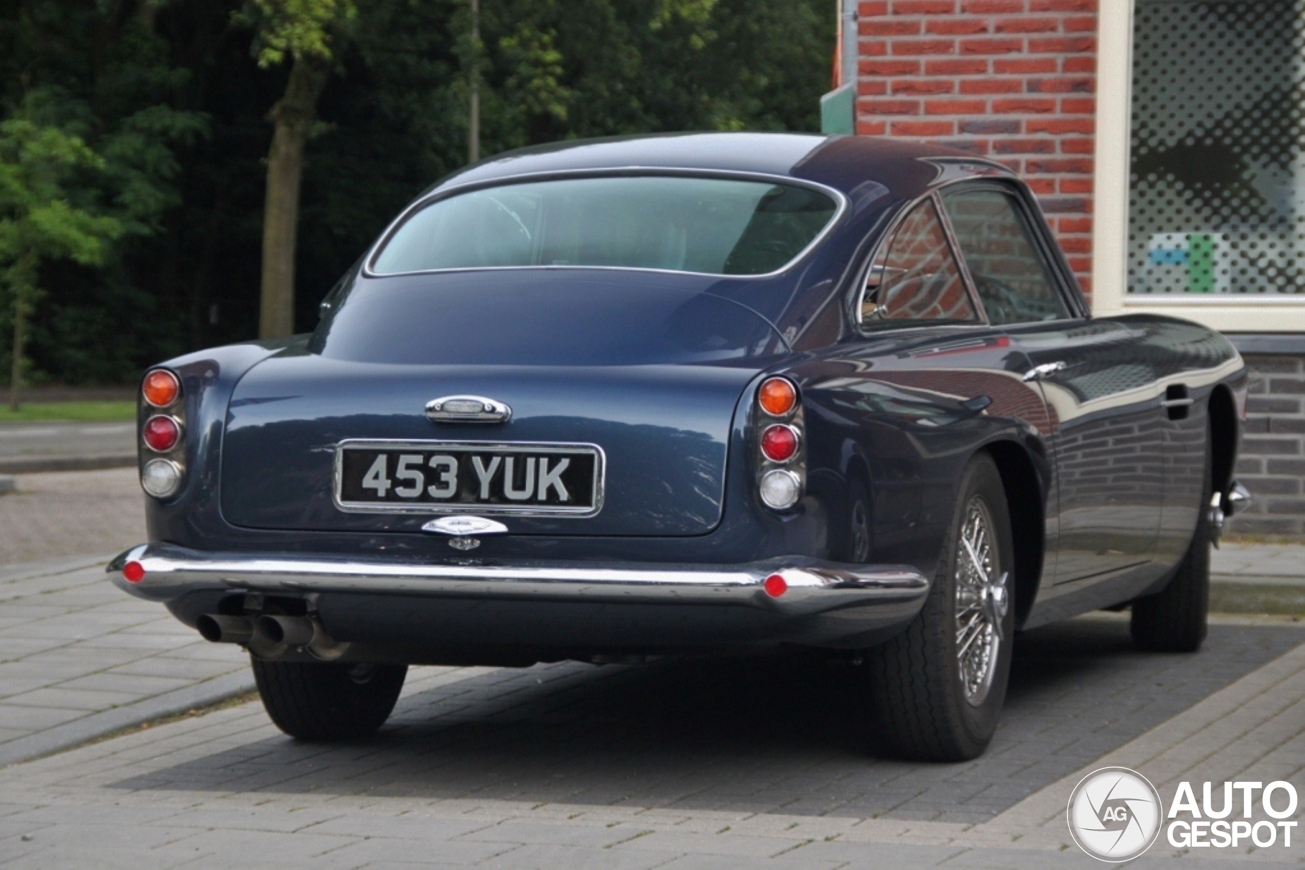 Aston Martin DB4