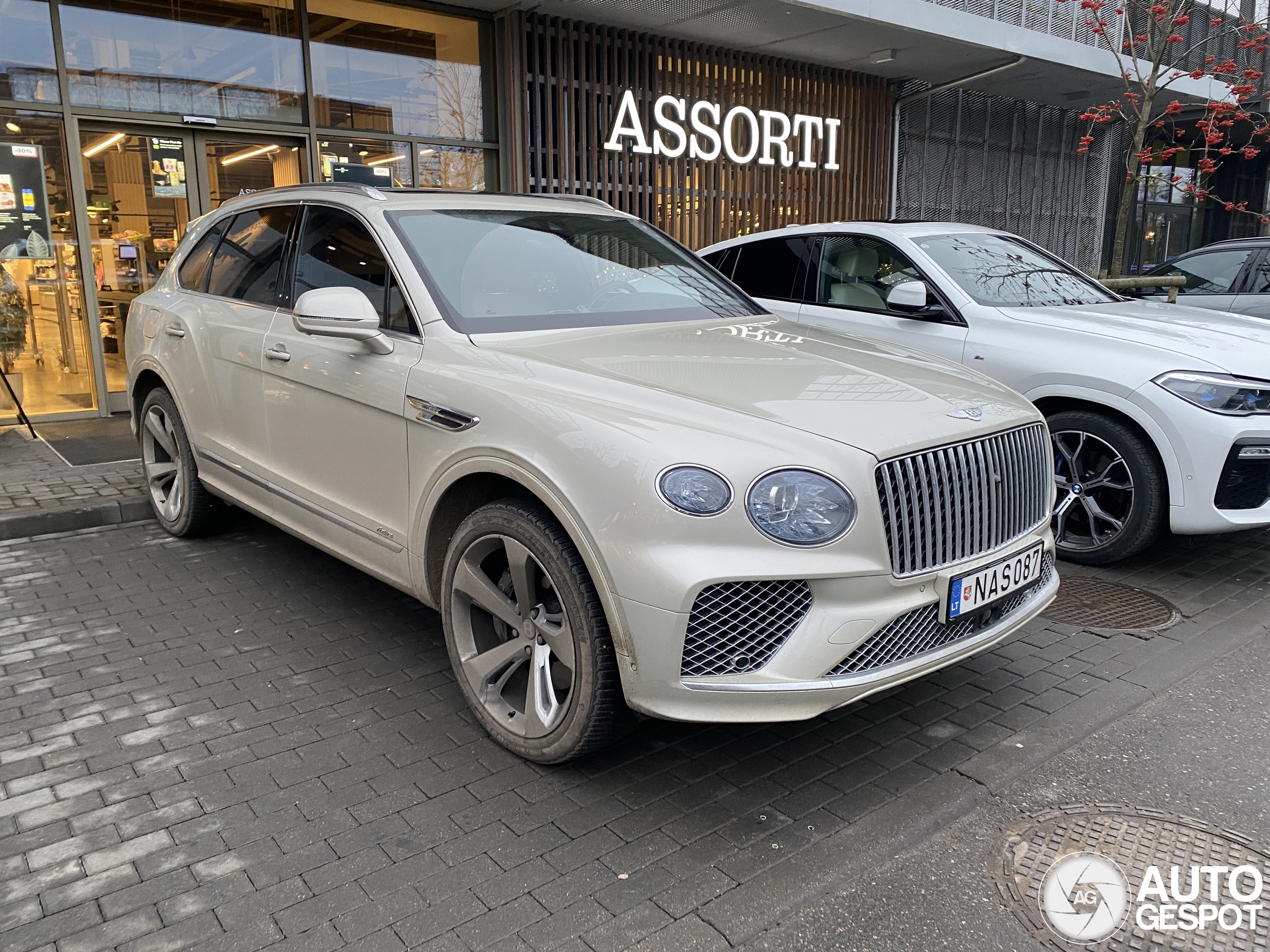 Bentley Bentayga Azure 2024