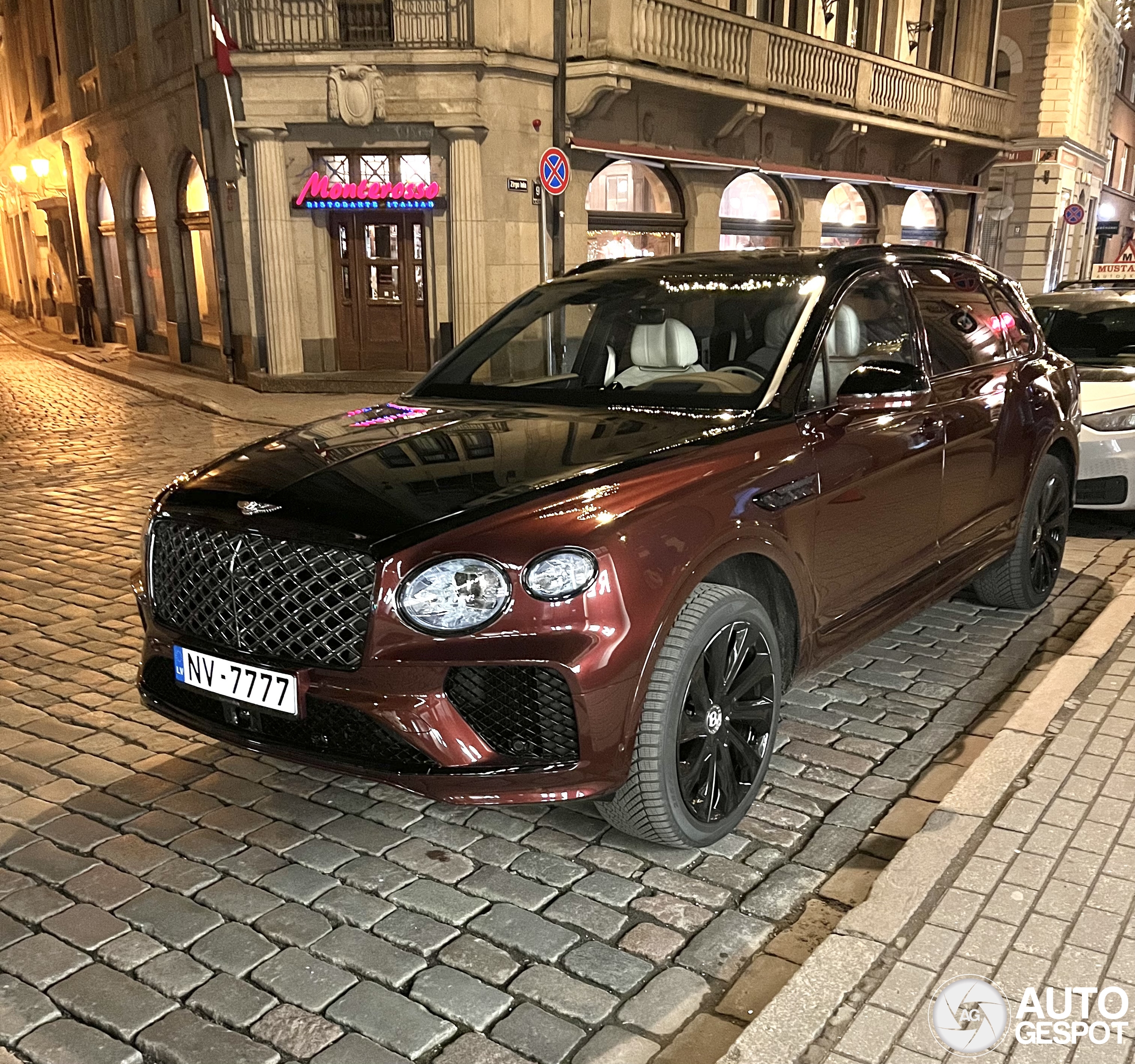 Bentley Bentayga EWB Mulliner