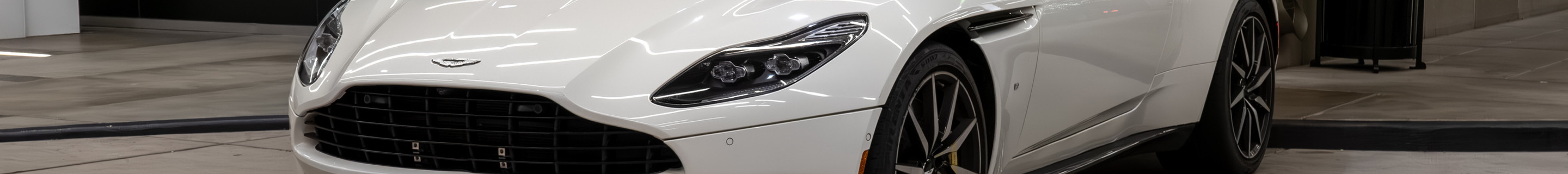 Aston Martin DB11