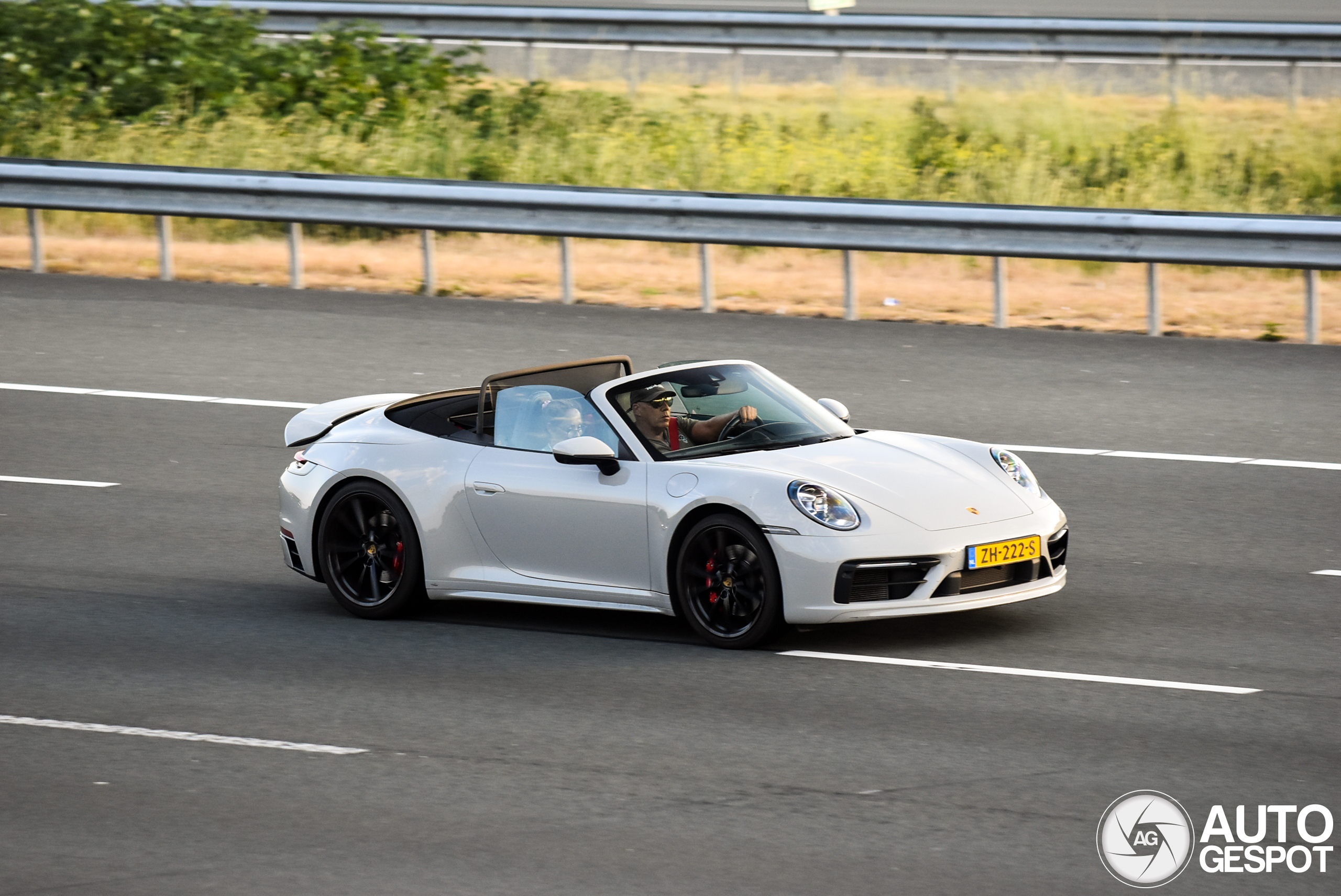 Porsche 992 Carrera 4S Cabriolet