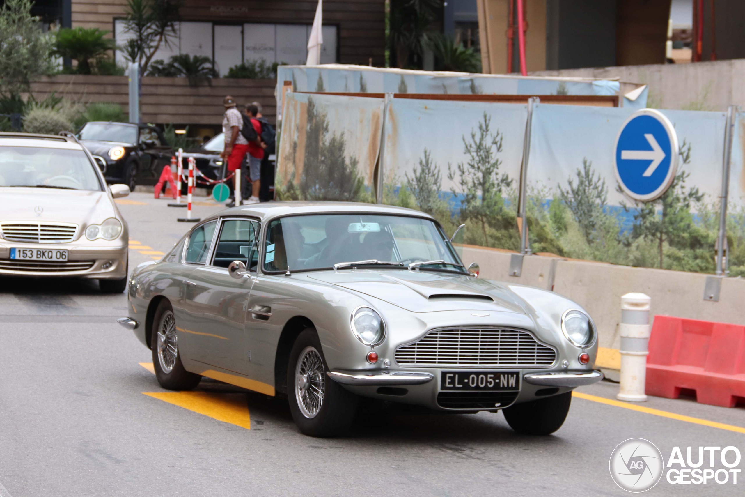 Aston Martin DB6 MKI